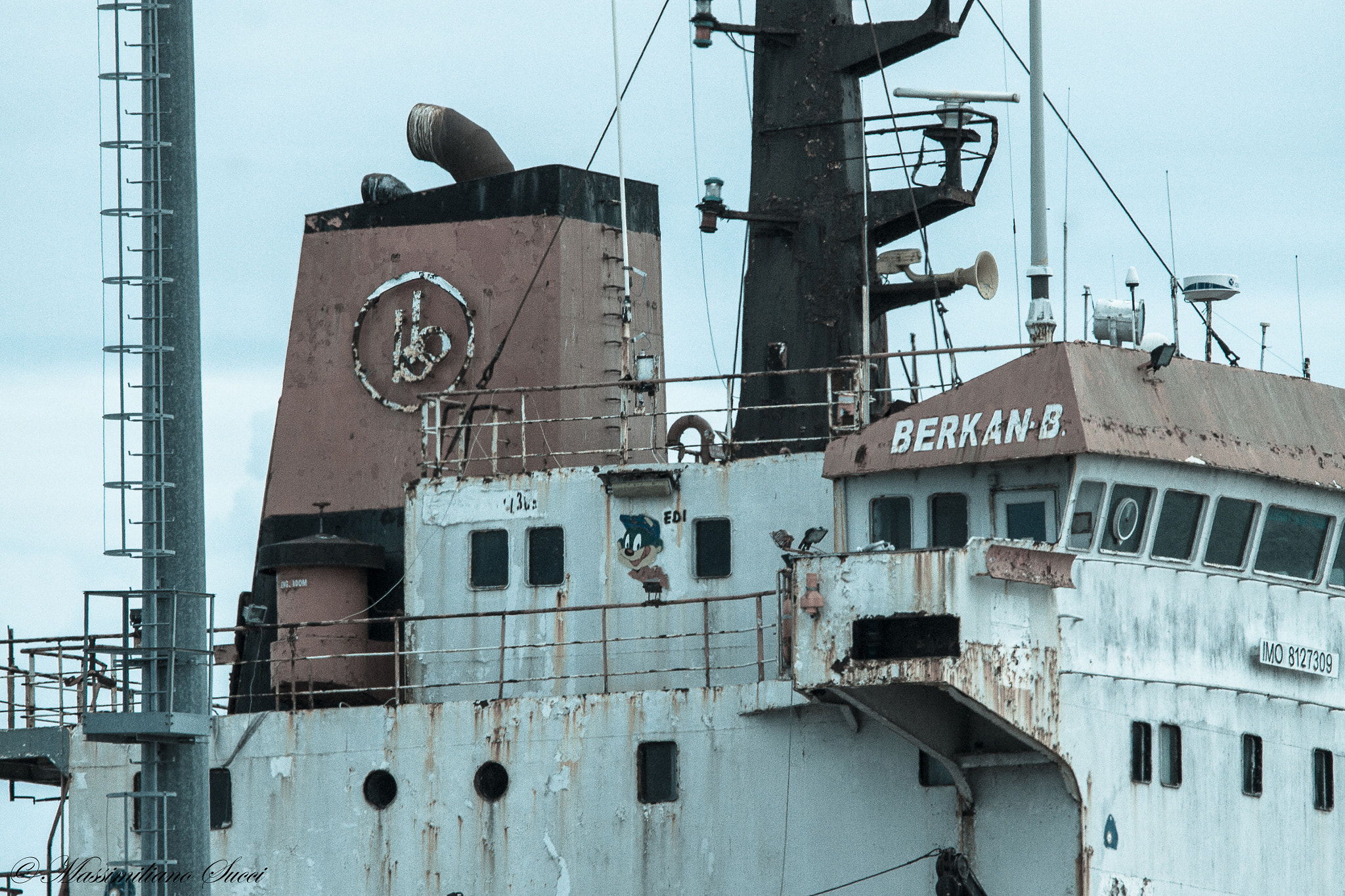 150-600mm F5-6.3 DG OS HSM | Contemporary 015 sample photo. The abandoned ship photography