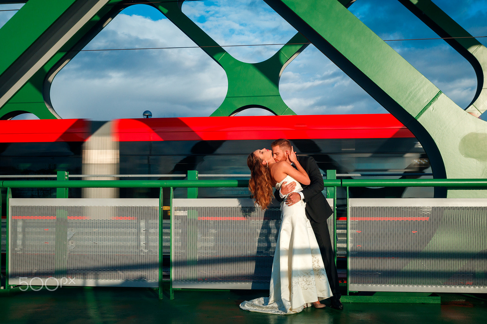 Tamron SP AF 17-50mm F2.8 XR Di II LD Aspherical (IF) sample photo. Wedding couple photography