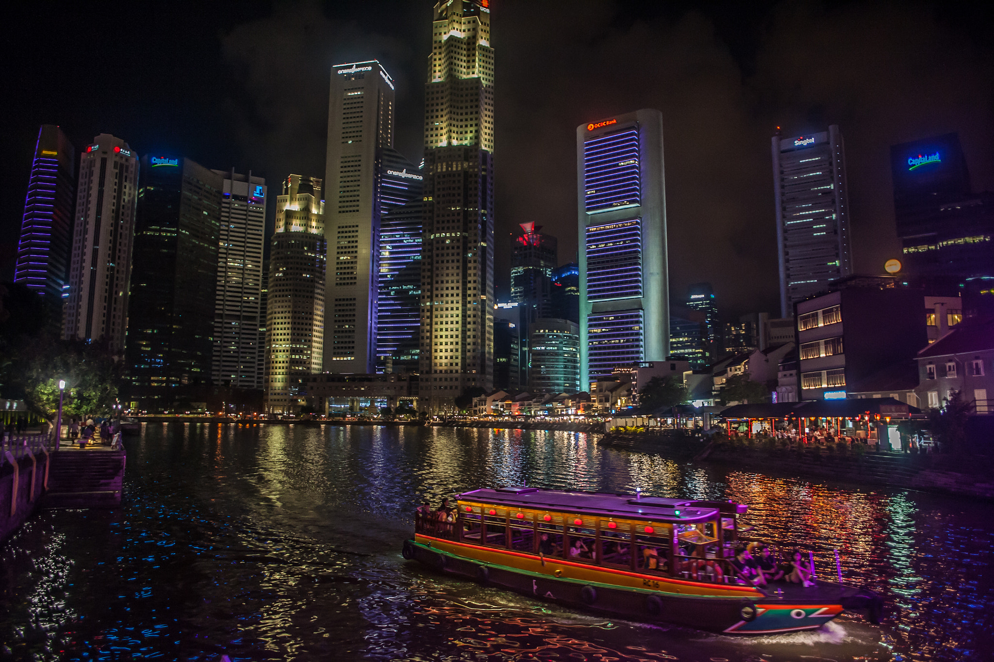 Canon EOS 5D + Canon EF 14mm F2.8L II USM sample photo. Singapore at night photography