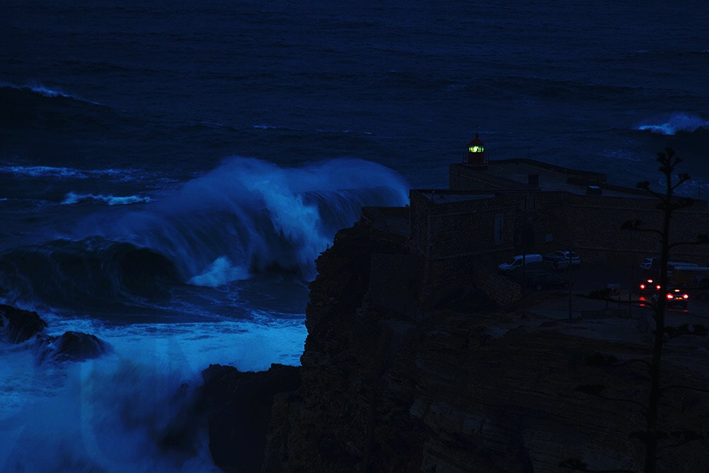 Canon EOS-1D Mark IV sample photo. Despite the night , no doubt on this place photography