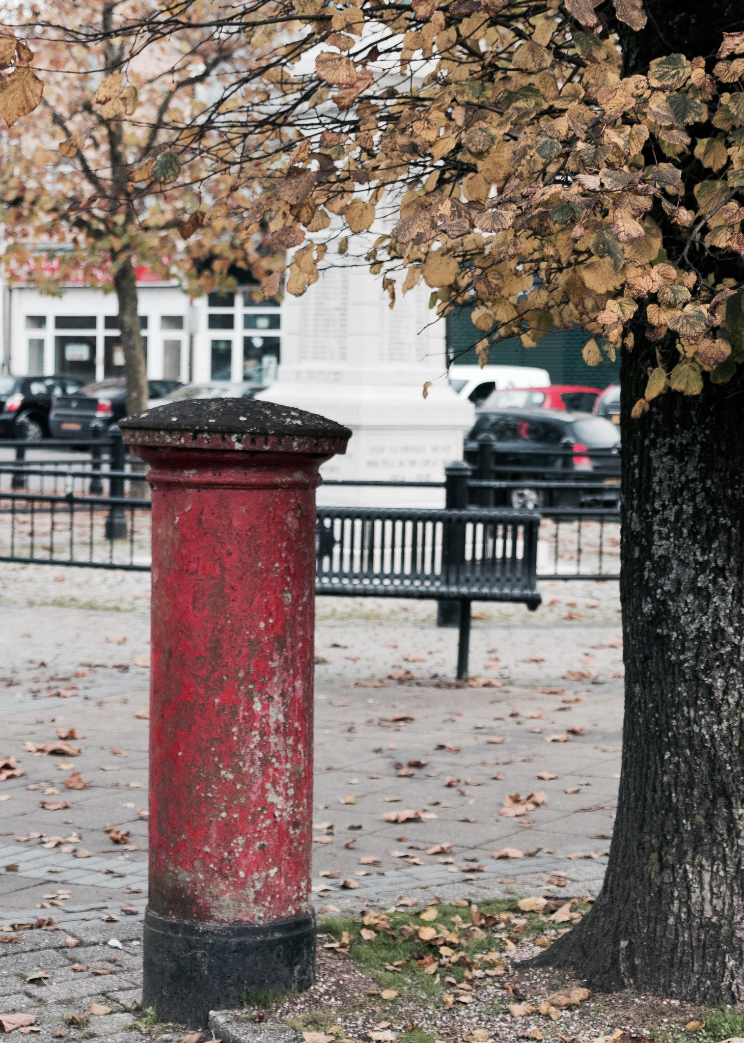 Canon TS-E 90mm F2.8 Tilt-Shift sample photo. Battered old post box photography