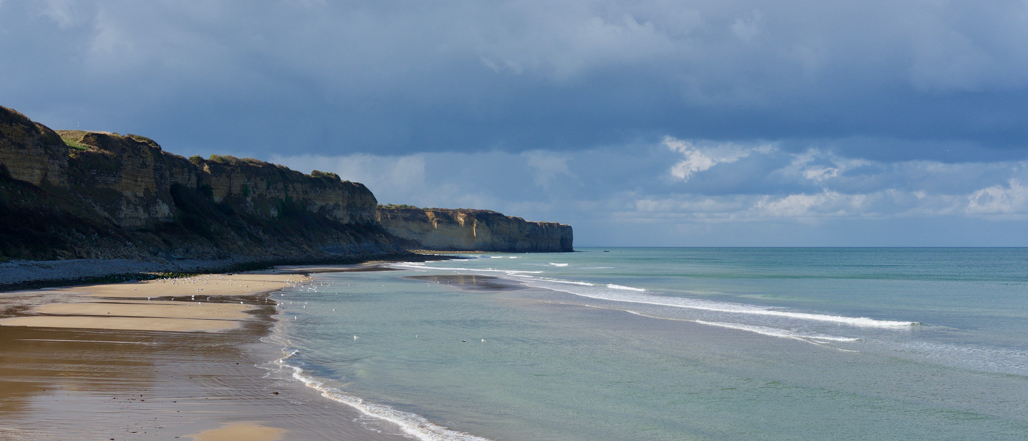 Fujifilm X-M1 + Fujifilm XF 35mm F2 R WR sample photo. Omaha beach photography