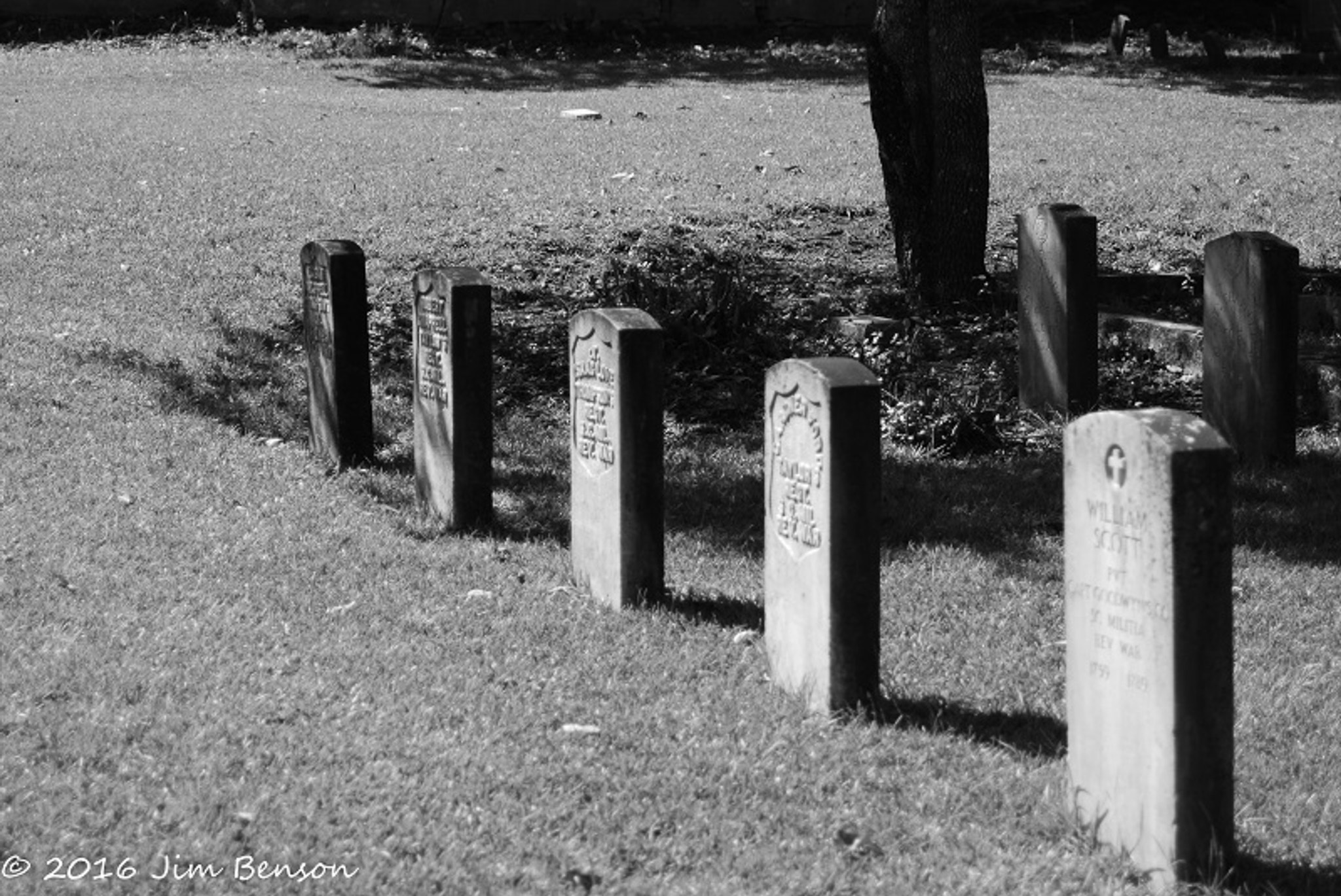 AF Zoom-Nikkor 35-70mm f/3.3-4.5 N sample photo. Black and white photography