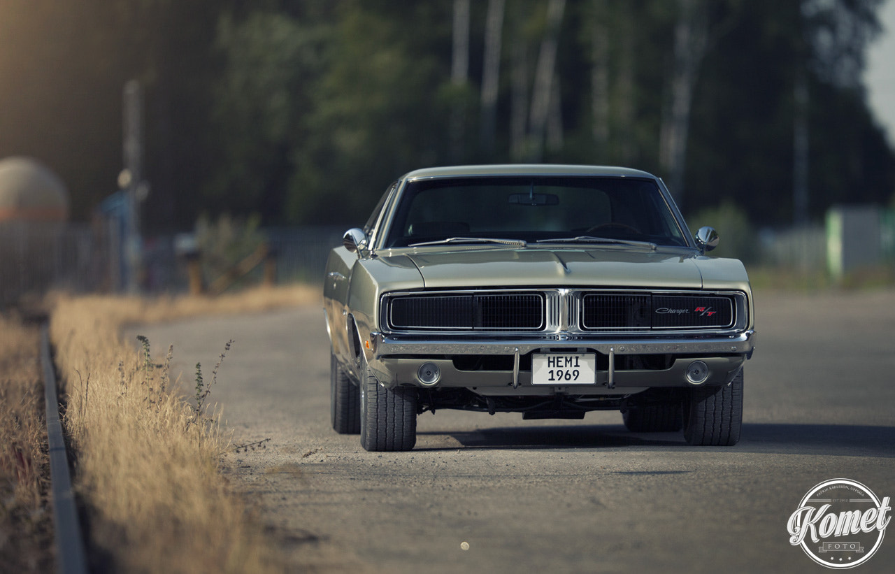 Canon EF 200mm F2L IS USM sample photo. Dodge charger hemi photography