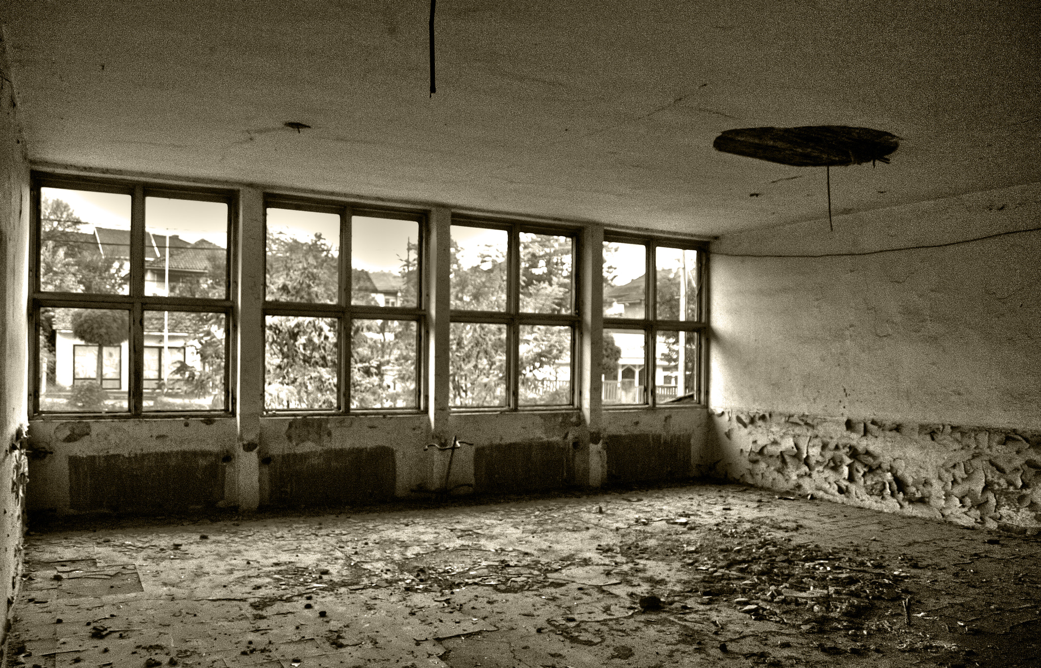 Olympus E-520 (EVOLT E-520) + OLYMPUS 14-42mm Lens sample photo. Abandoned photography