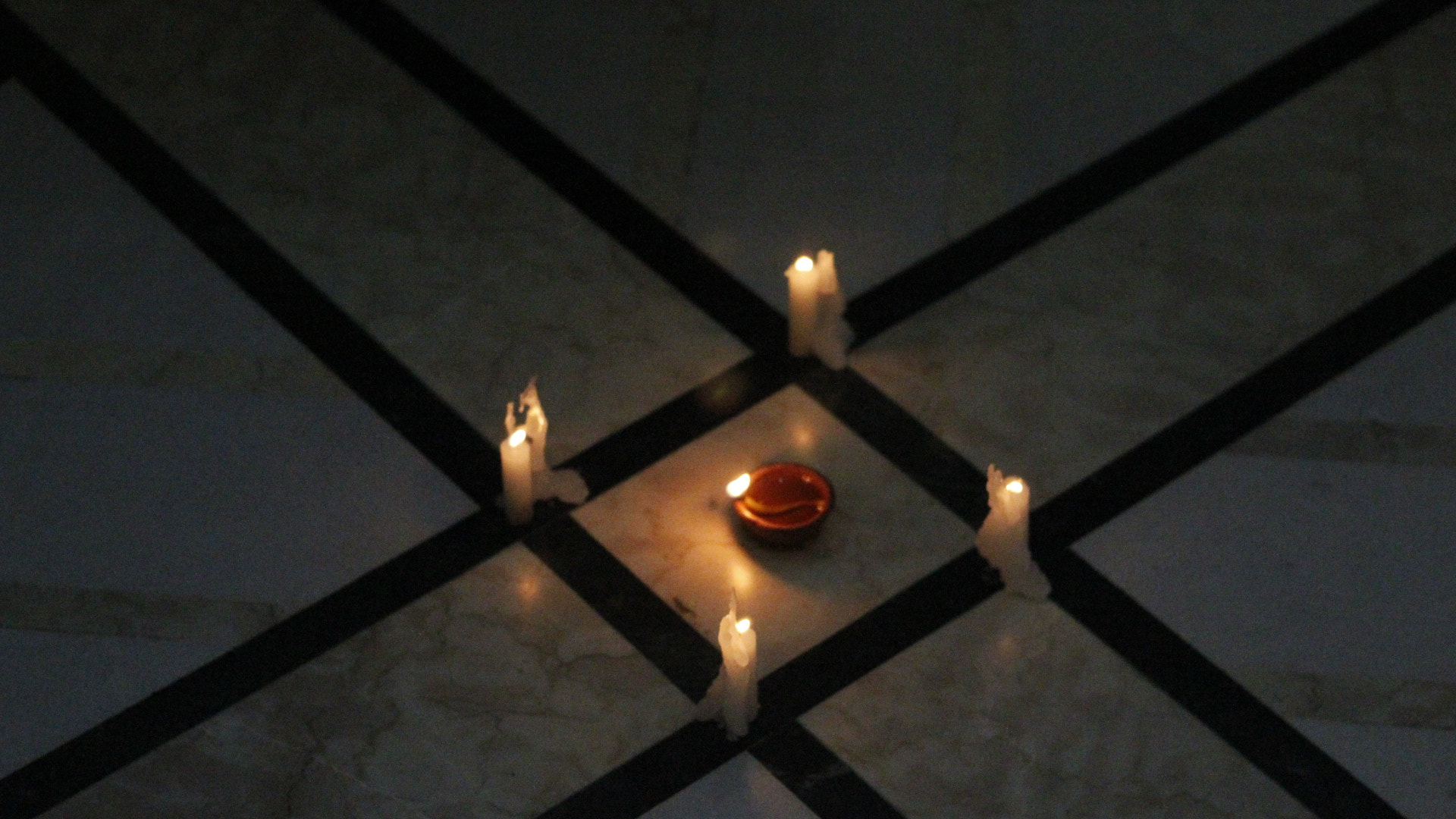 Canon EOS 1300D (EOS Rebel T6 / EOS Kiss X80) + Canon EF 50mm F1.8 II sample photo. Candle light  photography