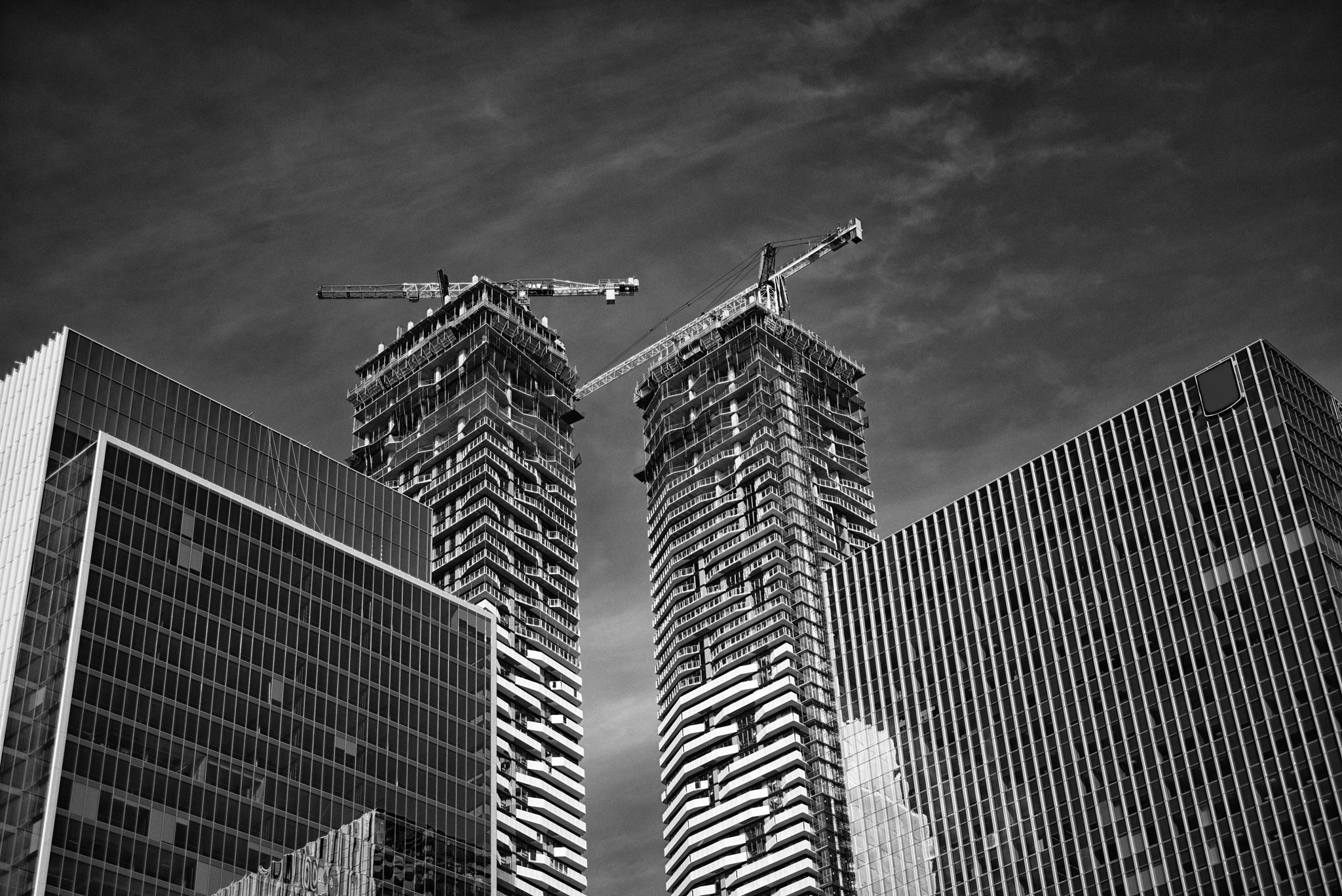 AF Zoom-Nikkor 35-70mm f/3.3-4.5 sample photo. Symmetry in the works photography