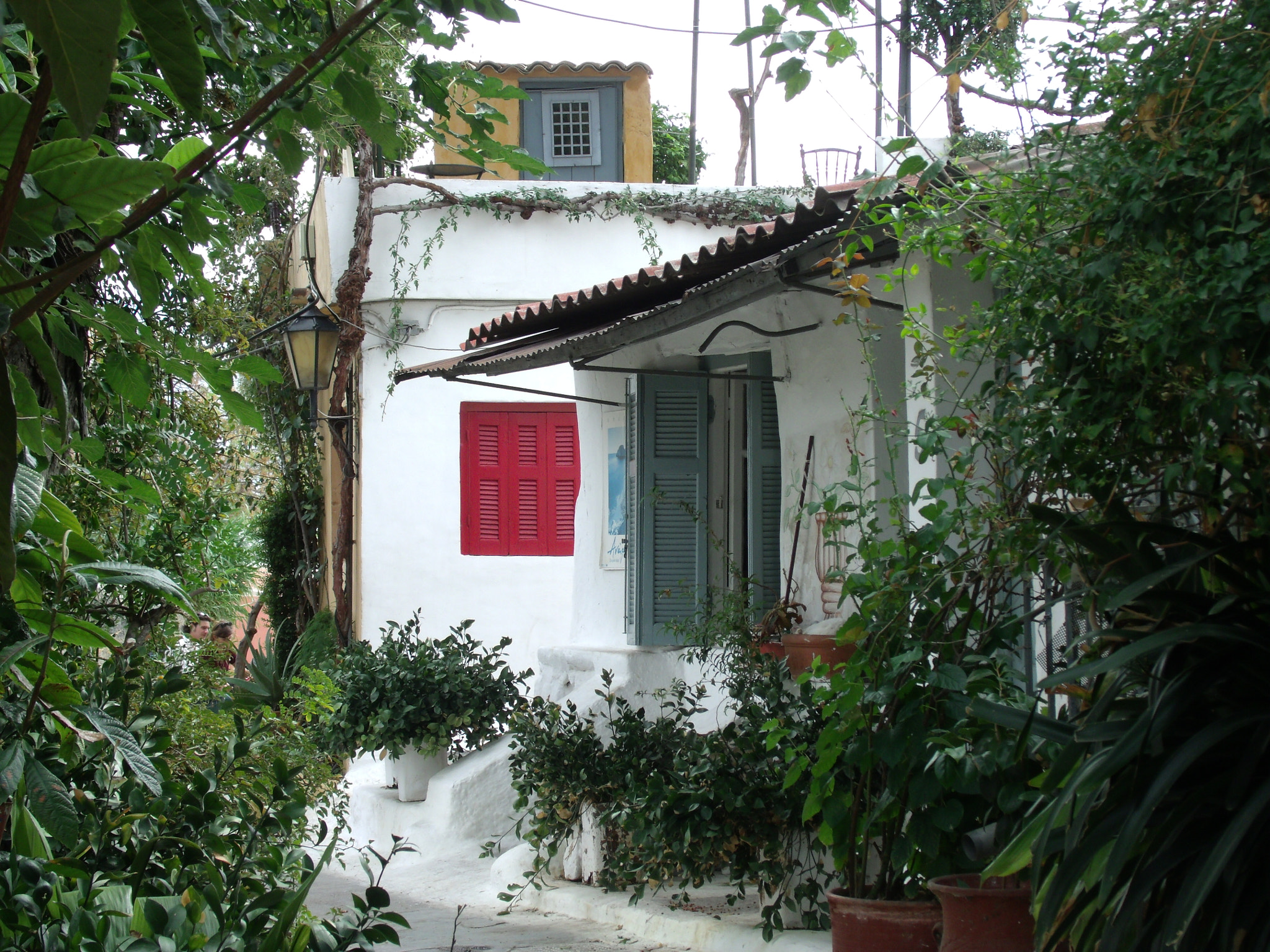 GENERAL IMAGING CO. X400 sample photo. Hidden athens. photography