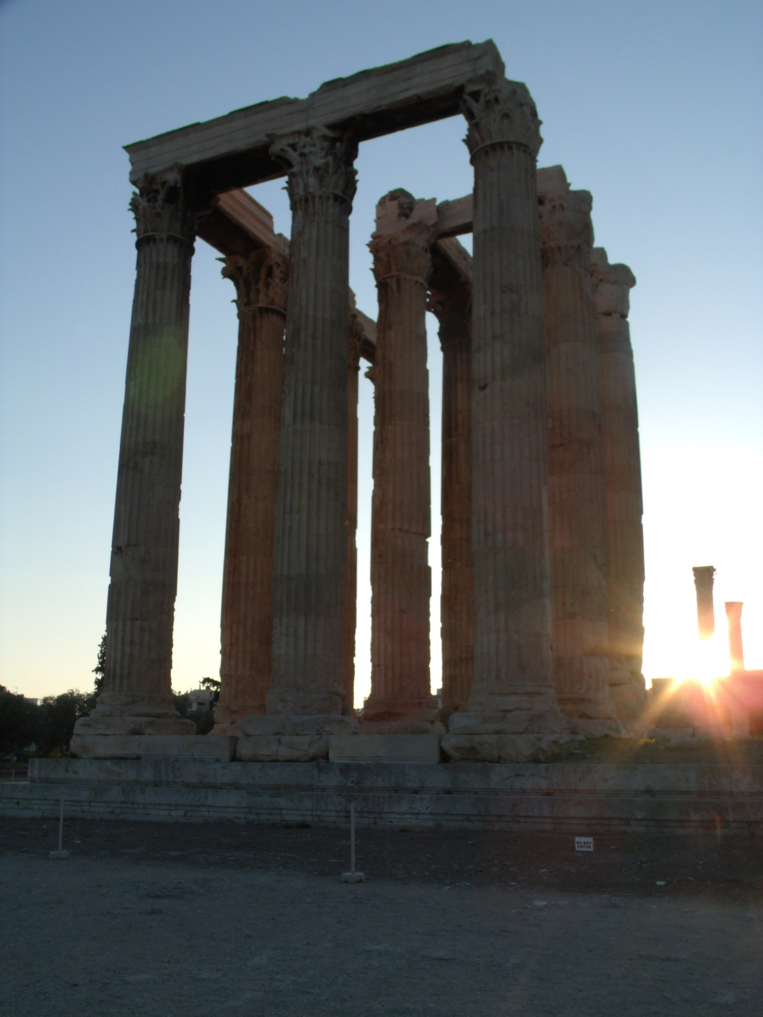GENERAL IMAGING CO. X400 sample photo. The sun setting on zeus's temple. photography
