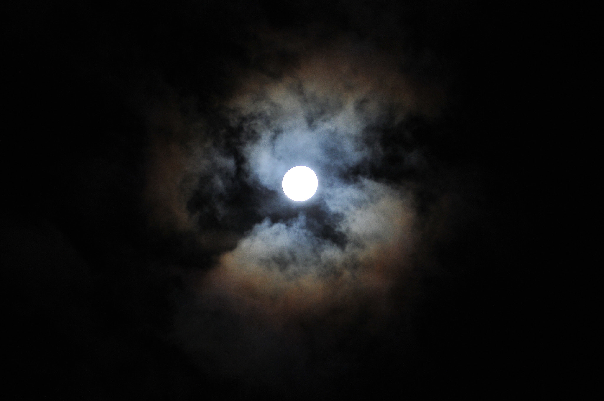 Nikon D300S sample photo. Moon rainbow photography