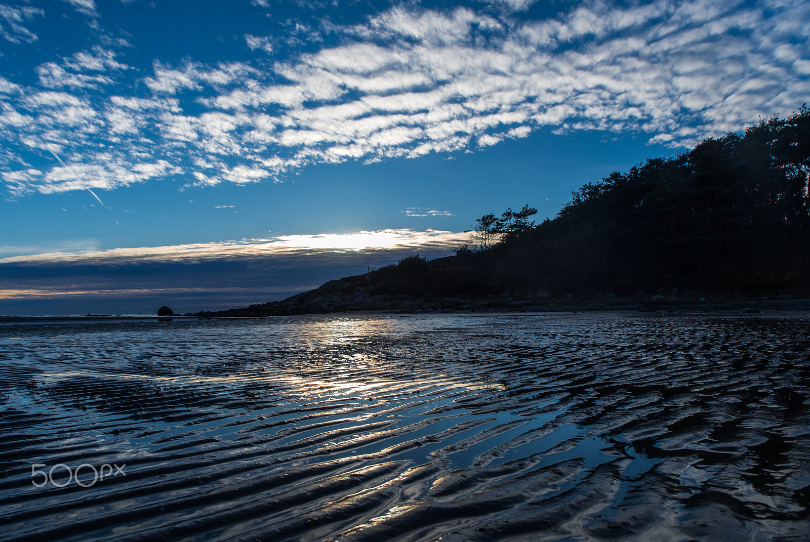 Olympus Zuiko Digital ED 12-60mm F2.8-4.0 SWD sample photo. Sunset in blue photography