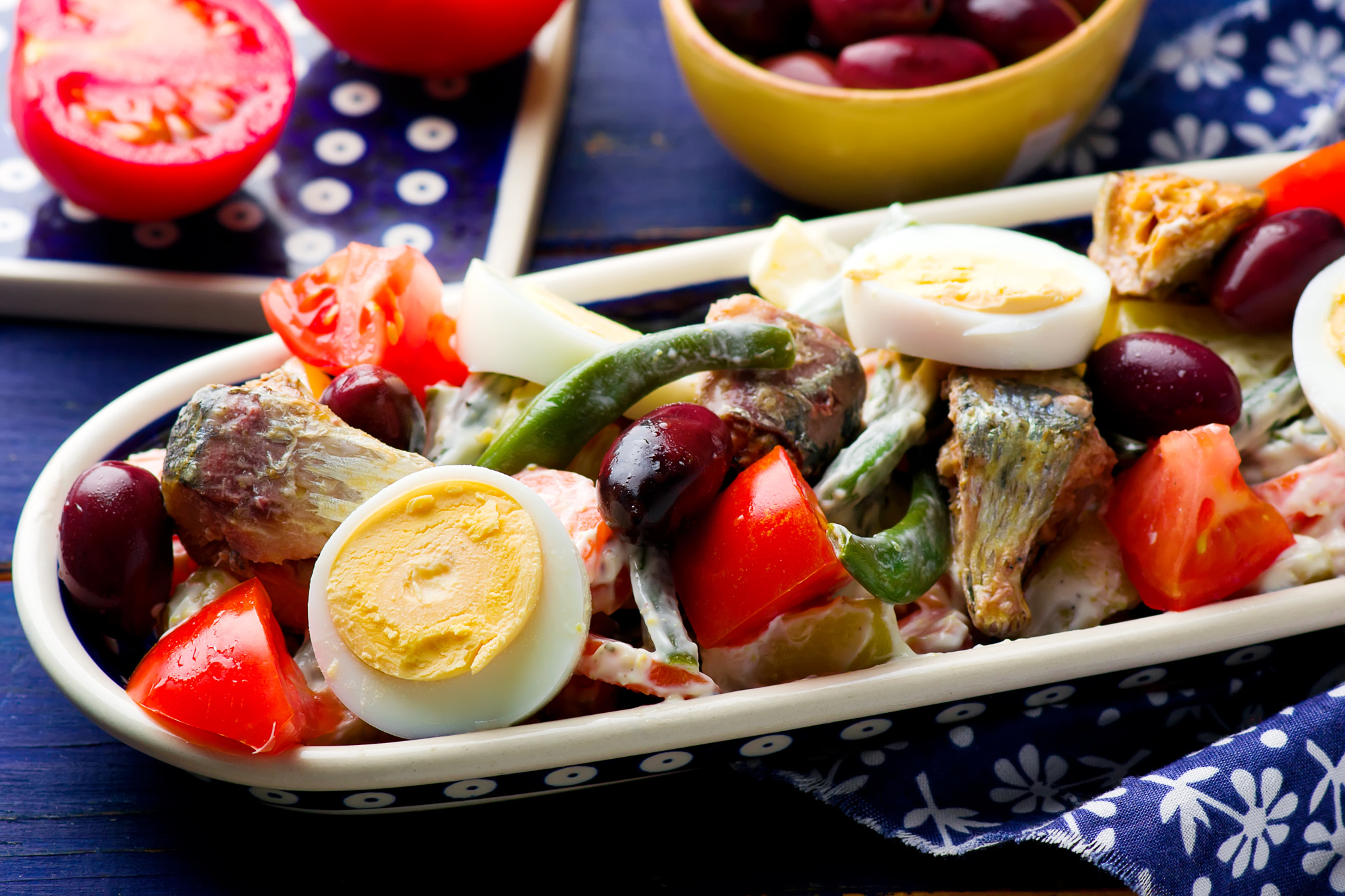 Nikon AF-S Micro-Nikkor 105mm F2.8G IF-ED VR sample photo. Mixed vegetable and sardine salad photography