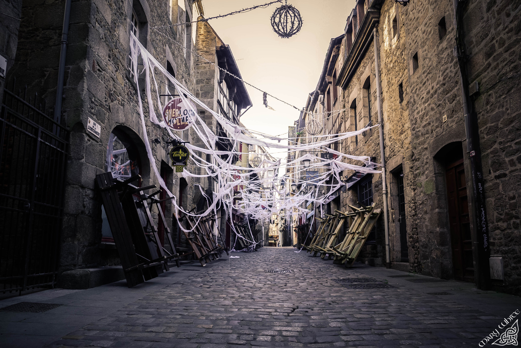 Panasonic Lumix DMC-G1 sample photo. Witches in dinan photography