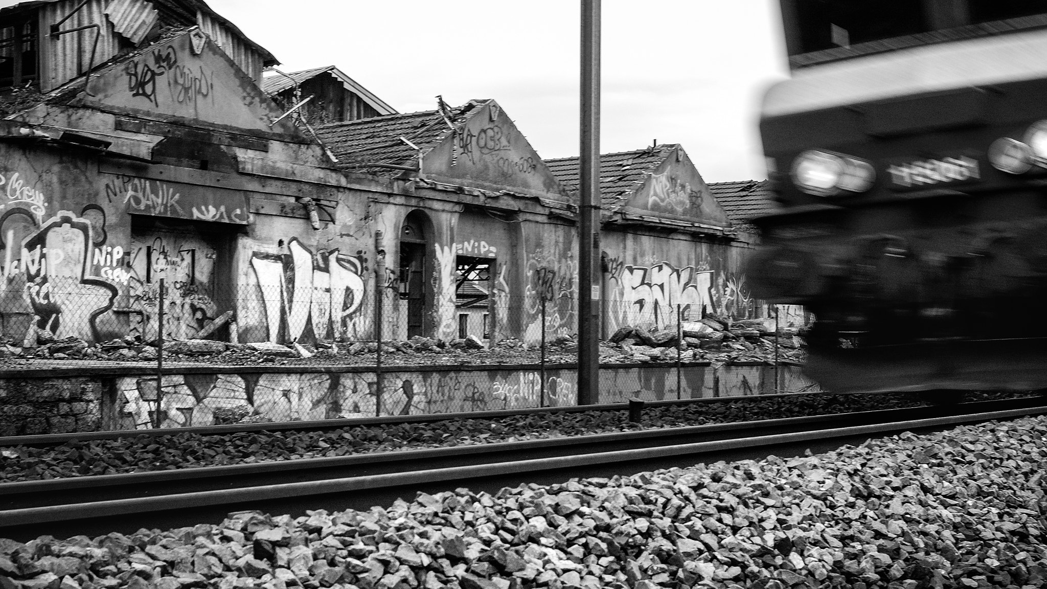 Nikon D70 sample photo. A train photography
