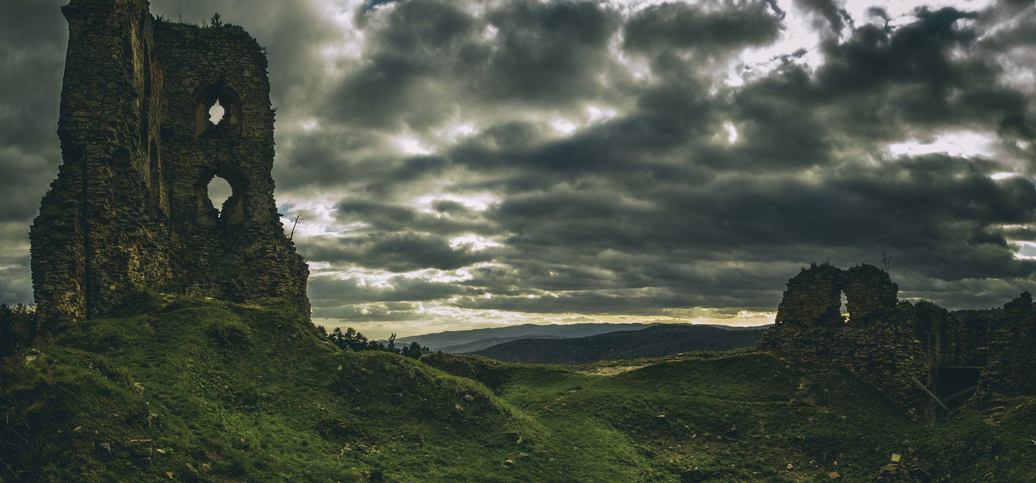 Pentax K-50 sample photo. Ruins of the castle photography