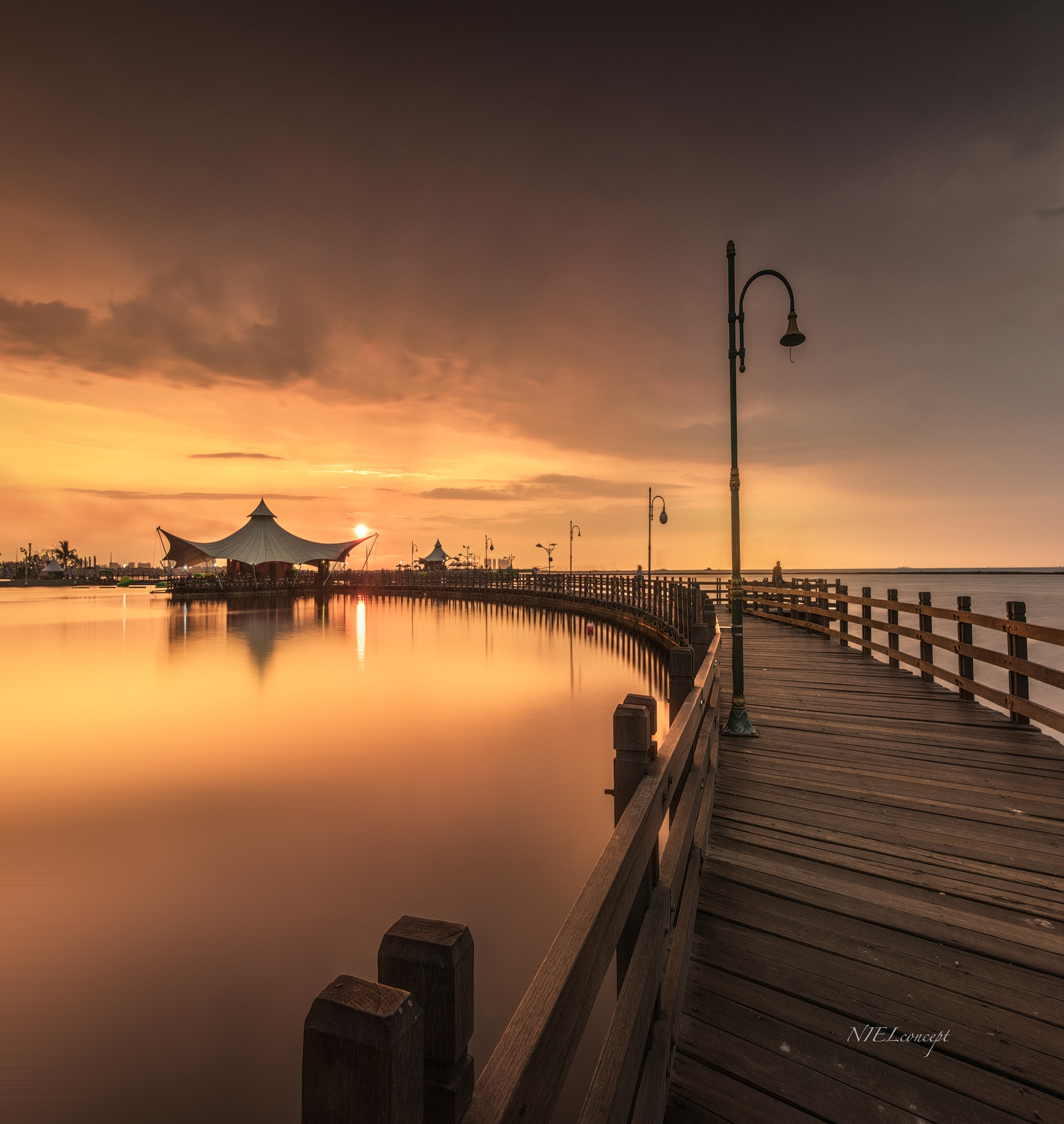 Nikon D810 + Tokina AT-X 17-35mm F4 Pro FX sample photo. Pier le bridge photography