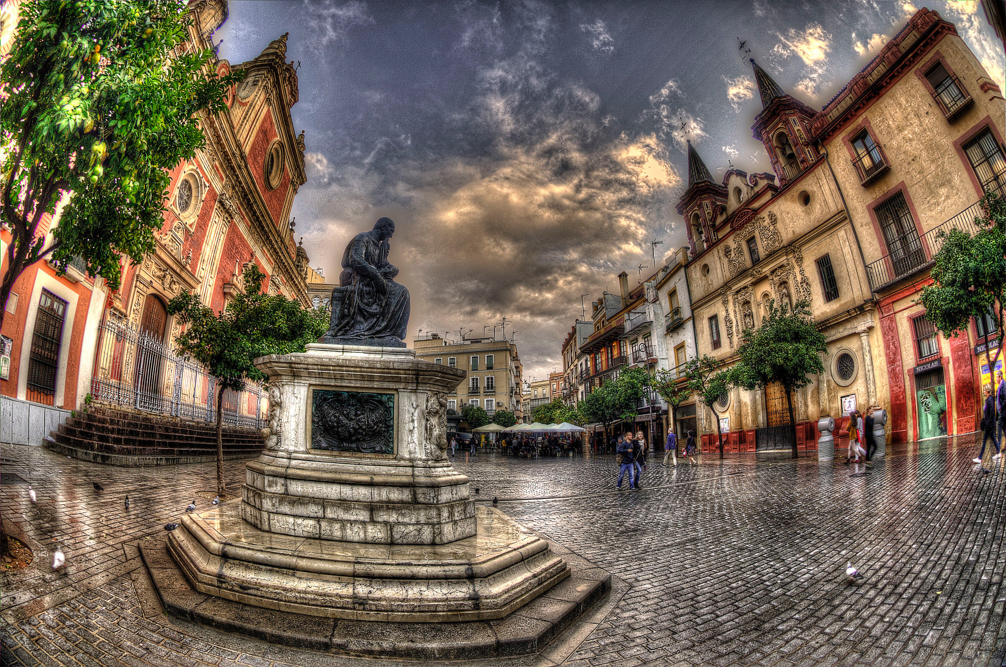 Canon EF 8-15mm F4L Fisheye USM sample photo. Plaza del salvador. sevilla. photography