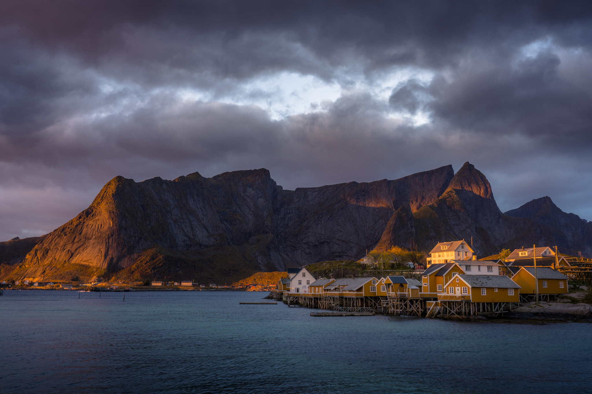 Sony a7R II + Sony FE 28-70mm F3.5-5.6 OSS sample photo. Sakrisøy photography