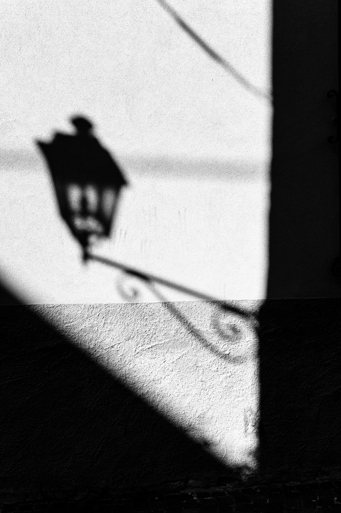 Summicron-M 35mm f/2 (IV) sample photo. Lampione photography