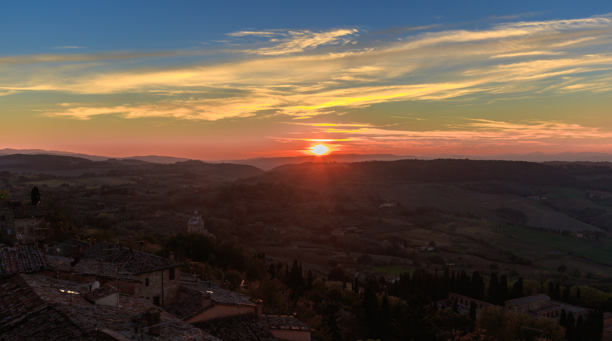 Sigma 10-20mm F4-5.6 EX DC HSM sample photo. Montepulciano sunset photography