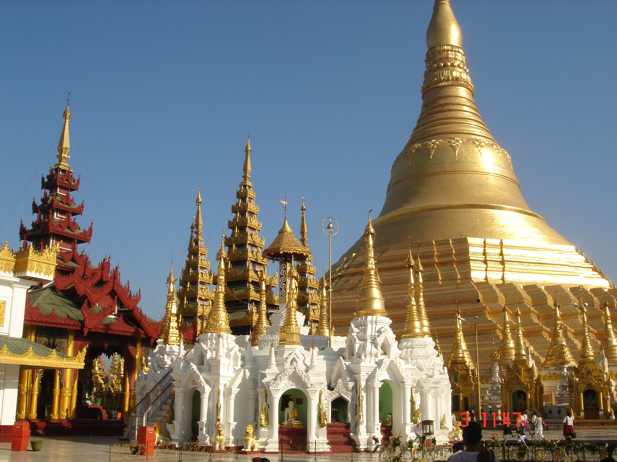 Sony DSC-T3 sample photo. Myanmar photography