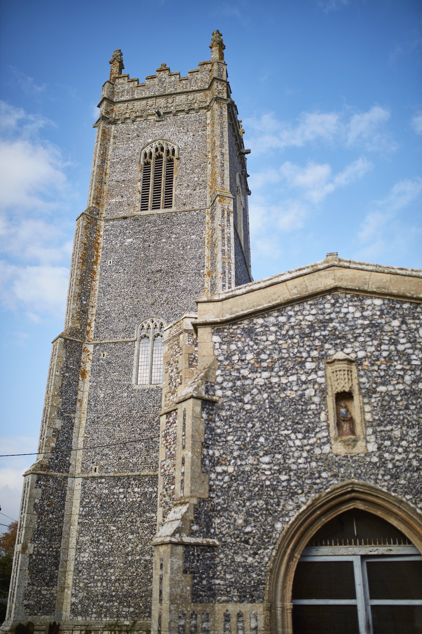 Sigma 35mm F1.4 DG HSM Art sample photo. Dunwich church photography