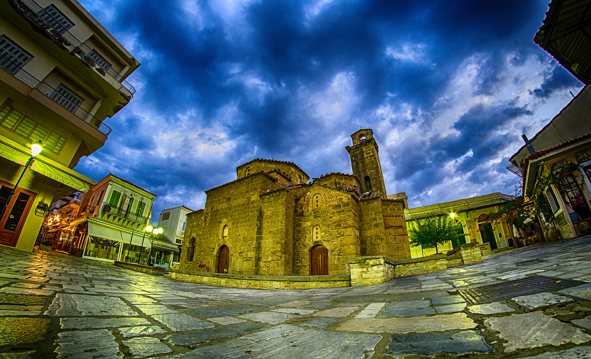 Nikon D7000 + Samyang 8mm F3.5 Aspherical IF MC Fisheye sample photo. Holy apostols church photography