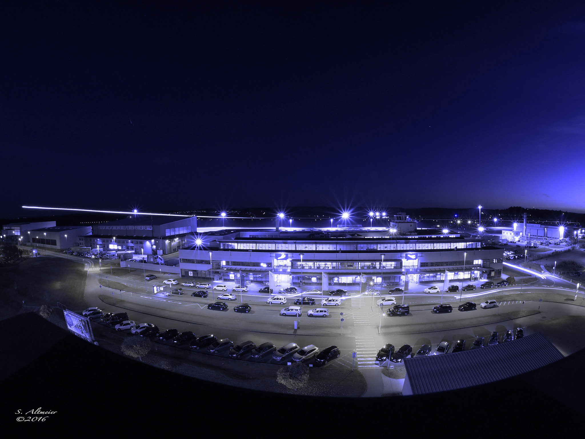 Olympus OM-D E-M5 II + OLYMPUS M.8mm F1.8 sample photo. Airport scn germany by night photography