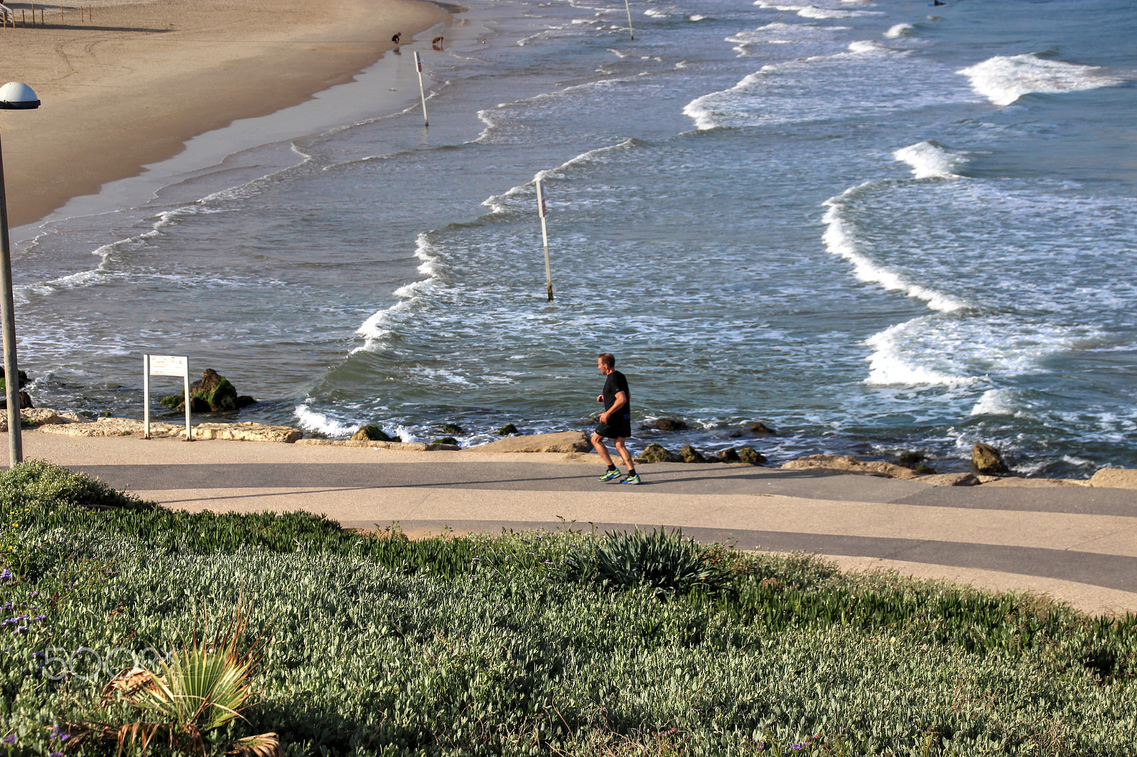 Canon EOS 600D (Rebel EOS T3i / EOS Kiss X5) sample photo. Jogging photography