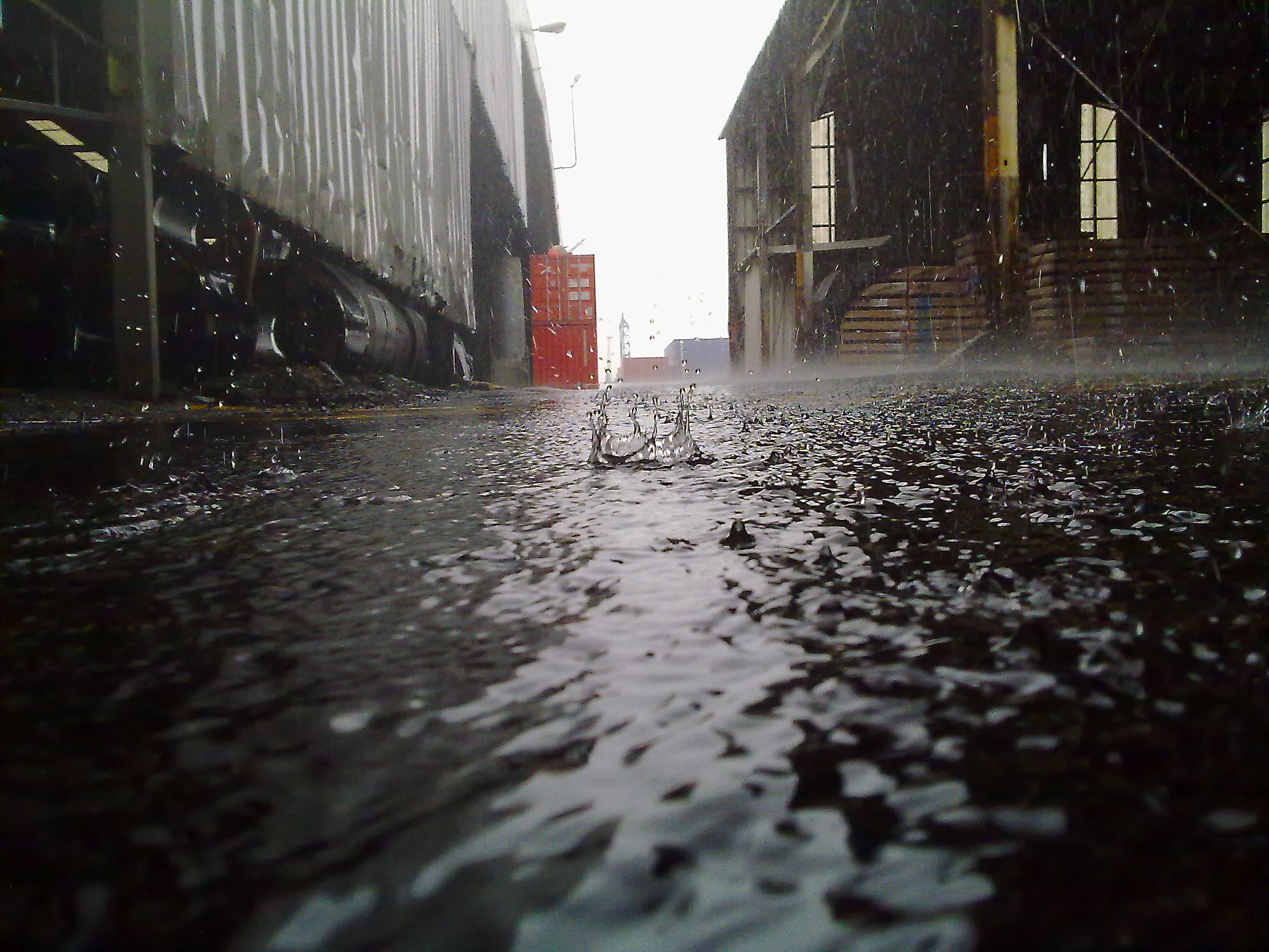 Nokia N85 sample photo. Downpour photography