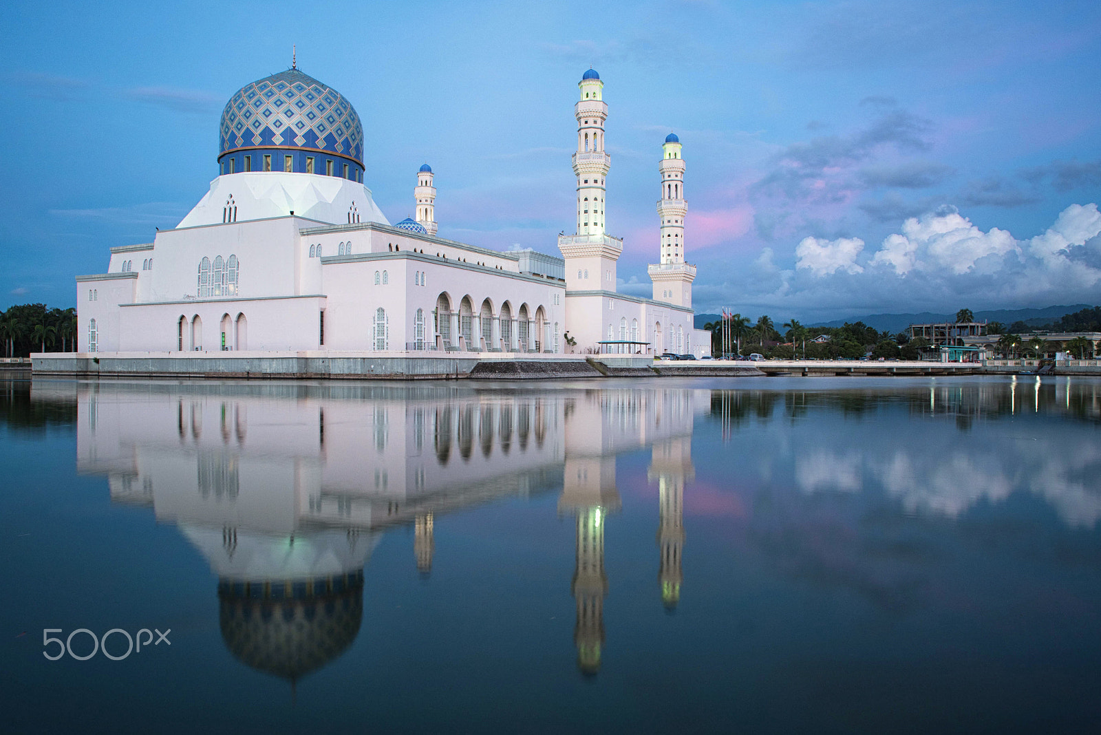 Nikon D750 + Sigma 24mm F1.8 EX DG Aspherical Macro sample photo. Kota kinabalu city mosque photography