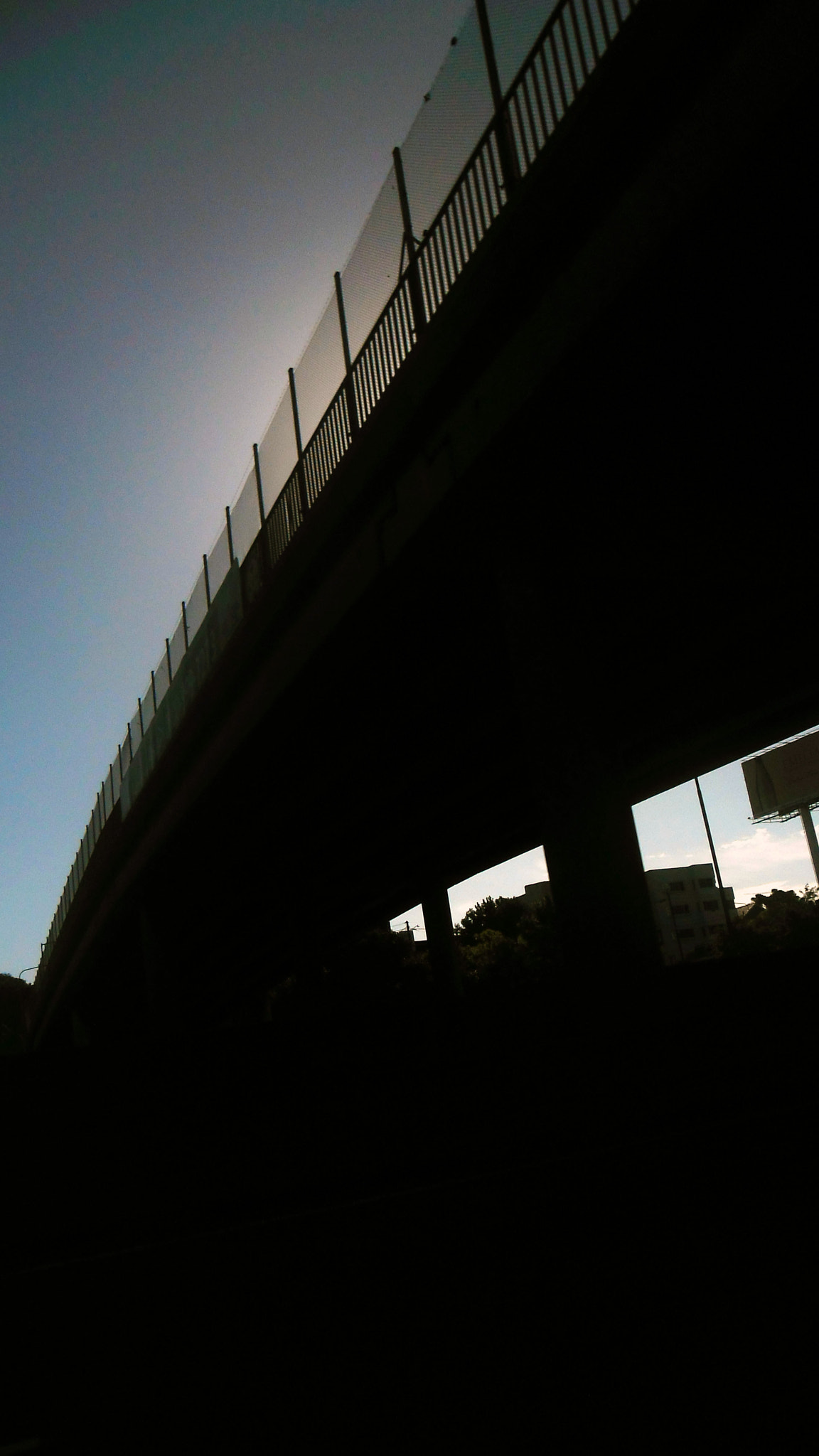 Samsung ES80/ ES81 sample photo. Under the bridge photography