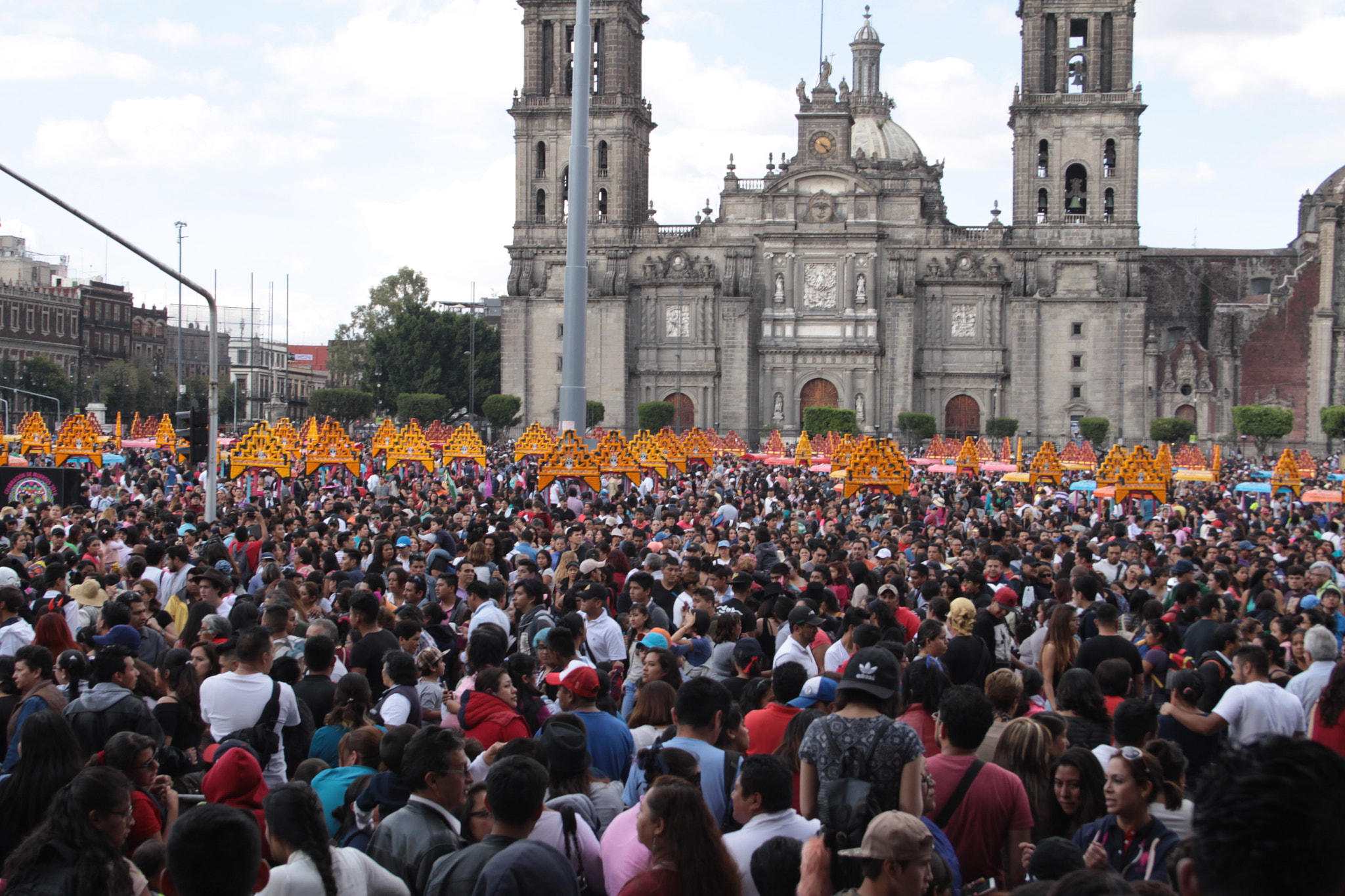 Canon EF-S 18-55mm F3.5-5.6 II sample photo. Cdmx photography