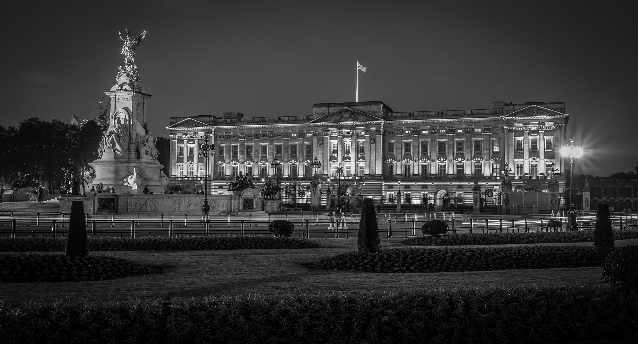 Fujifilm X-E1 + Fujifilm XF 23mm F1.4 R sample photo. Palace at night photography