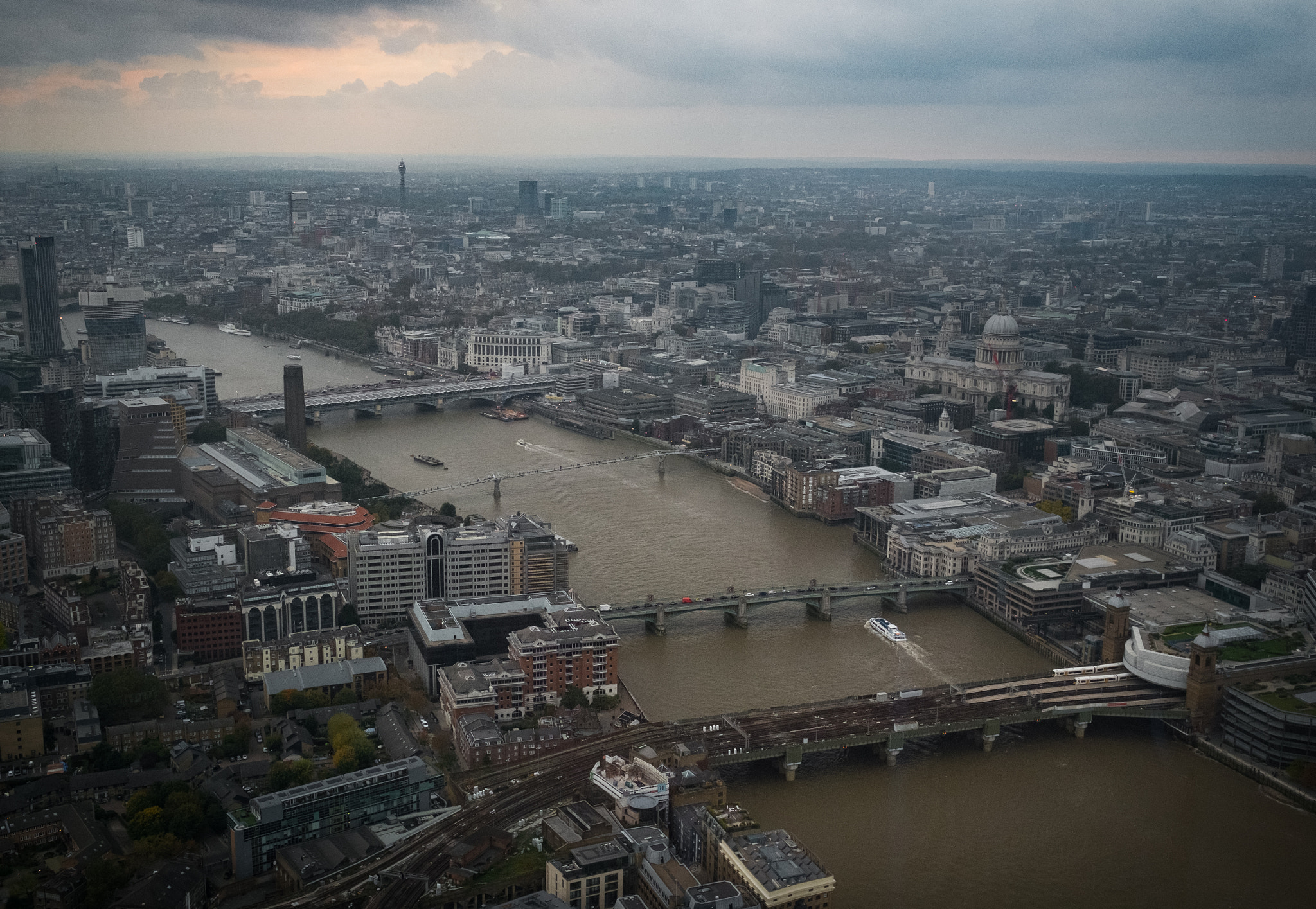 Fujifilm X-E1 + Fujifilm XF 23mm F1.4 R sample photo. View from the shard photography