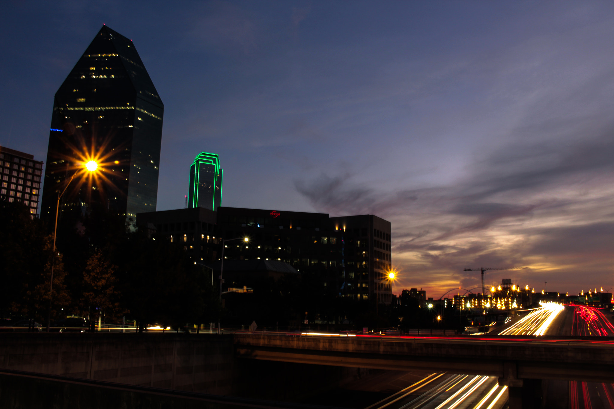 Canon EOS 1300D (EOS Rebel T6 / EOS Kiss X80) + Canon EF-S 18-55mm F3.5-5.6 IS STM sample photo. Long exposure in downtown dallas photography