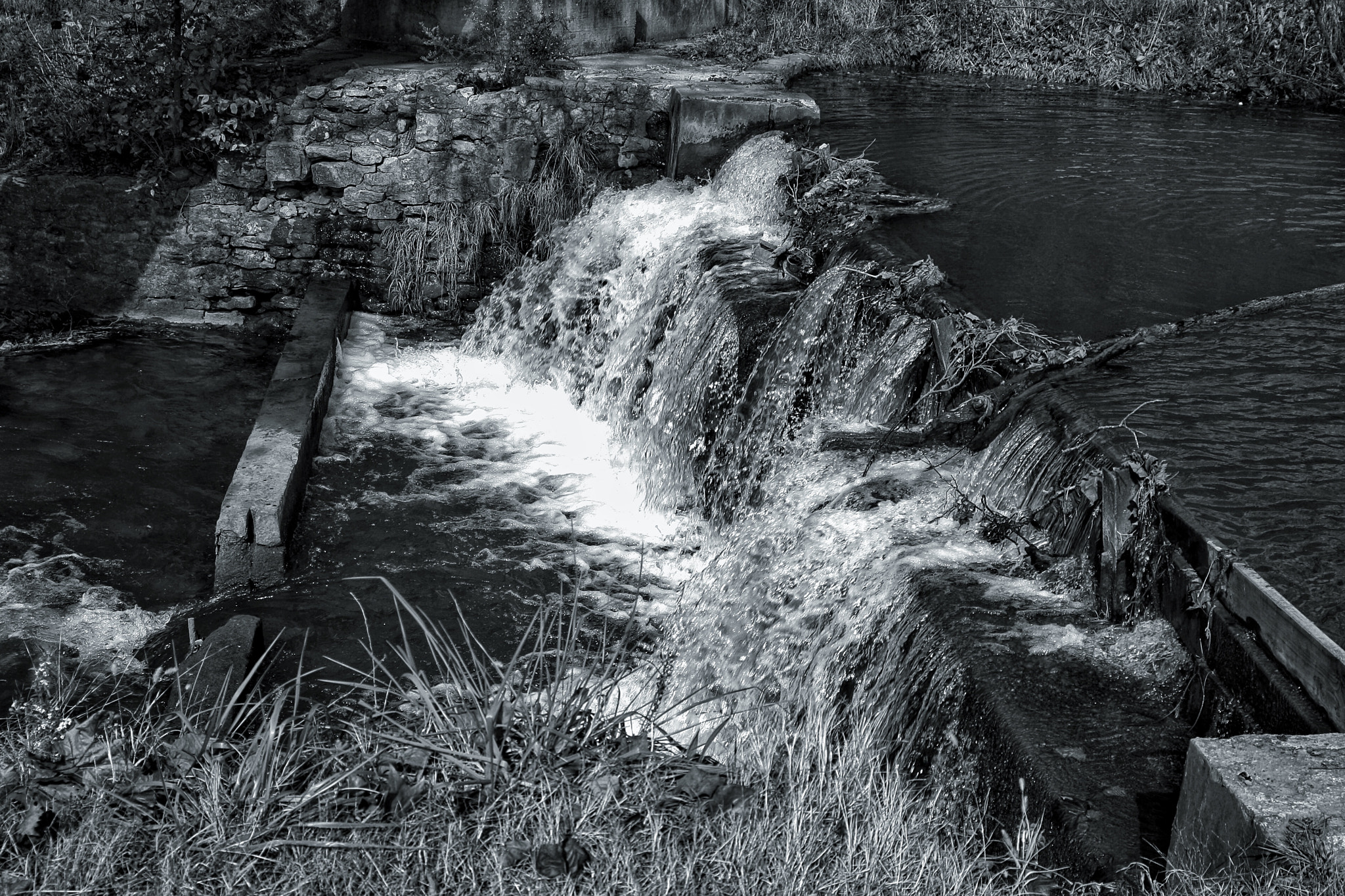 Canon EOS 1000D (EOS Digital Rebel XS / EOS Kiss F) + Tamron AF 28-200mm F3.8-5.6 XR Di Aspherical (IF) Macro sample photo. The dam at ritter springs photography