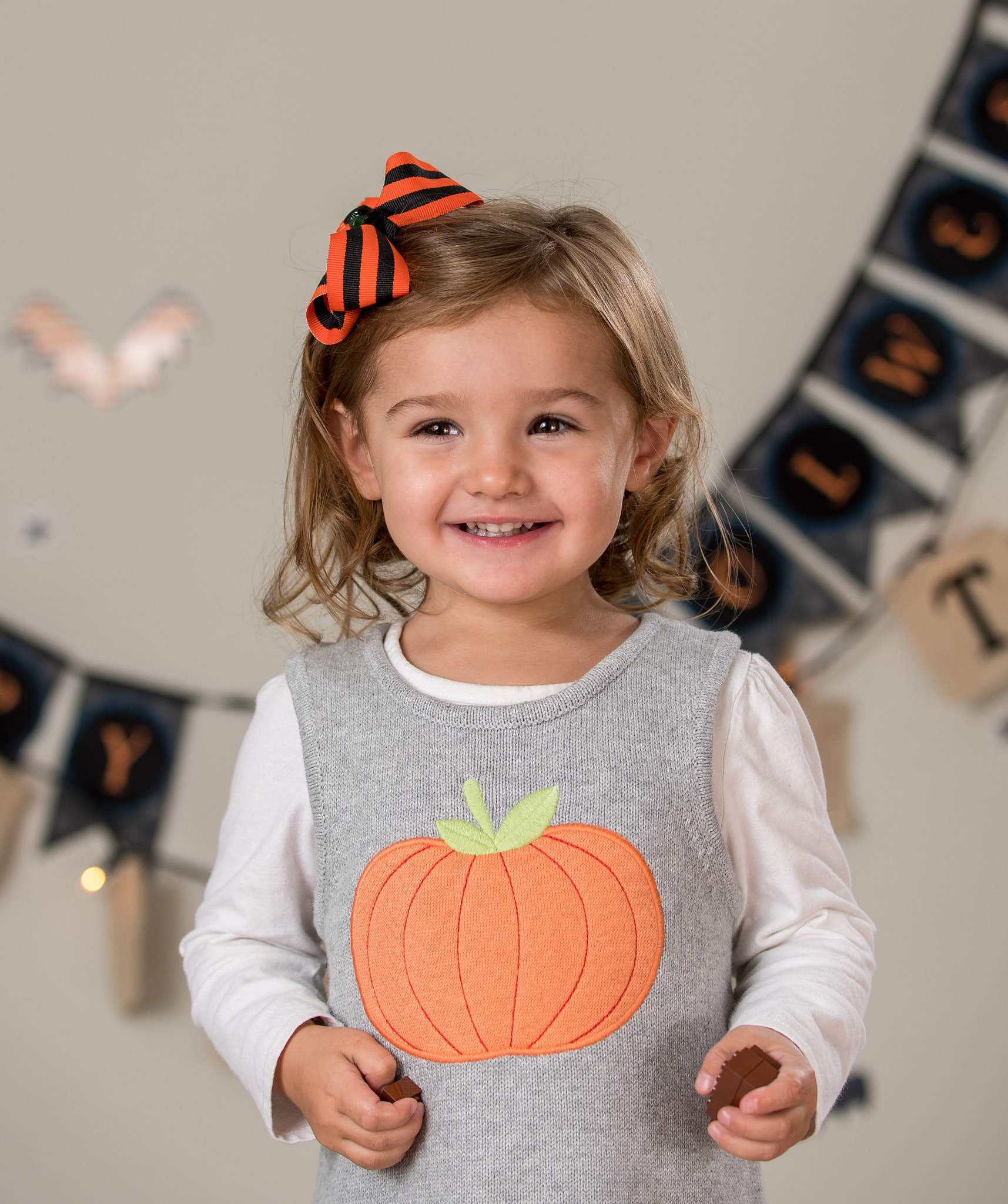 Nikon D500 + Sigma 50-100mm F1.8 DC HSM Art sample photo. Halloween cutie photography