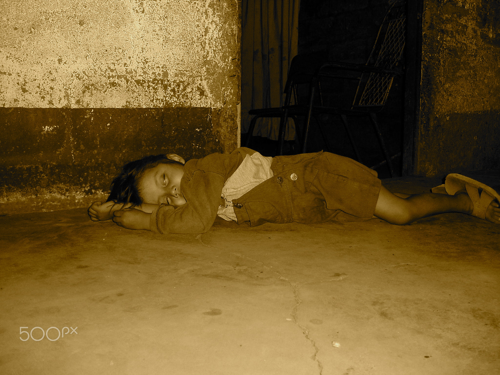 Olympus u10D,S300D,u300D sample photo. Sleeping outside photography