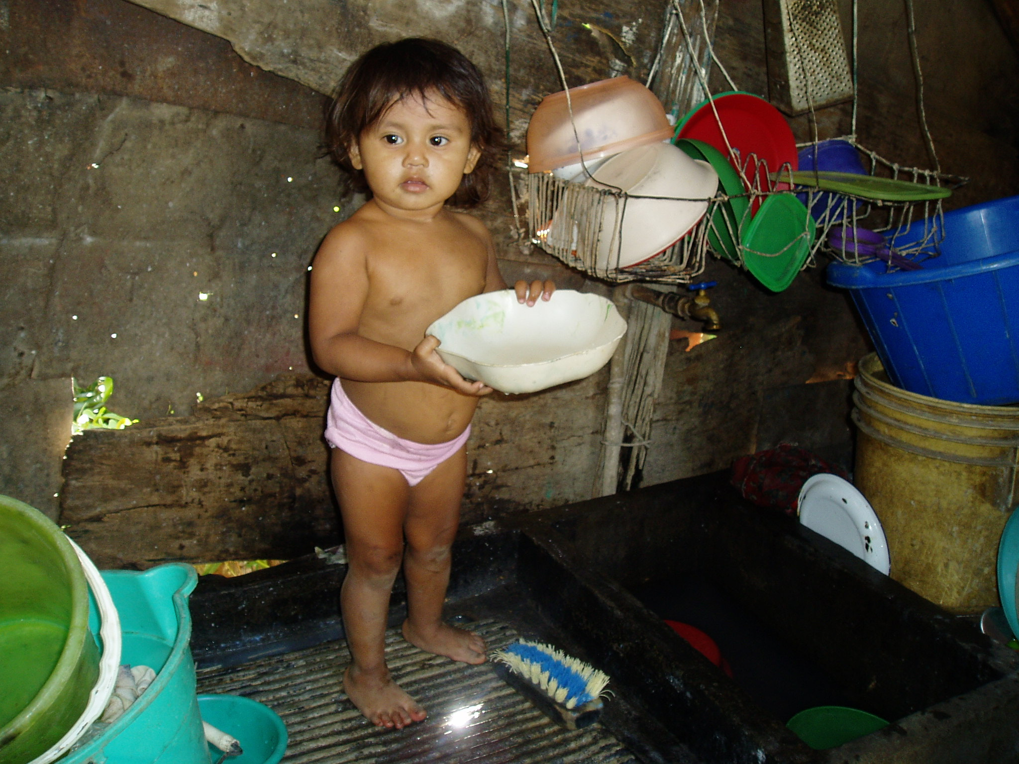 Olympus u10D,S300D,u300D sample photo. Doing the dishes photography
