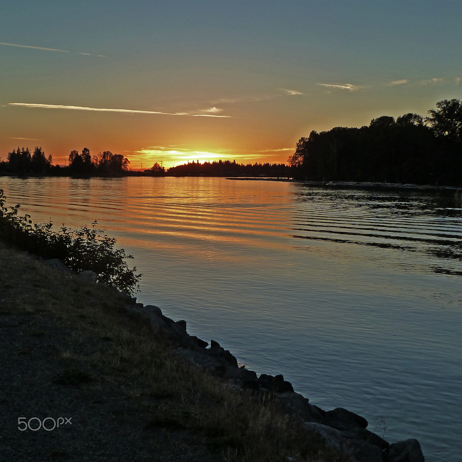 Panasonic Lumix DMC-ZS7 (Lumix DMC-TZ10) sample photo. Dusk on the north arm of the mighty fraser river photography