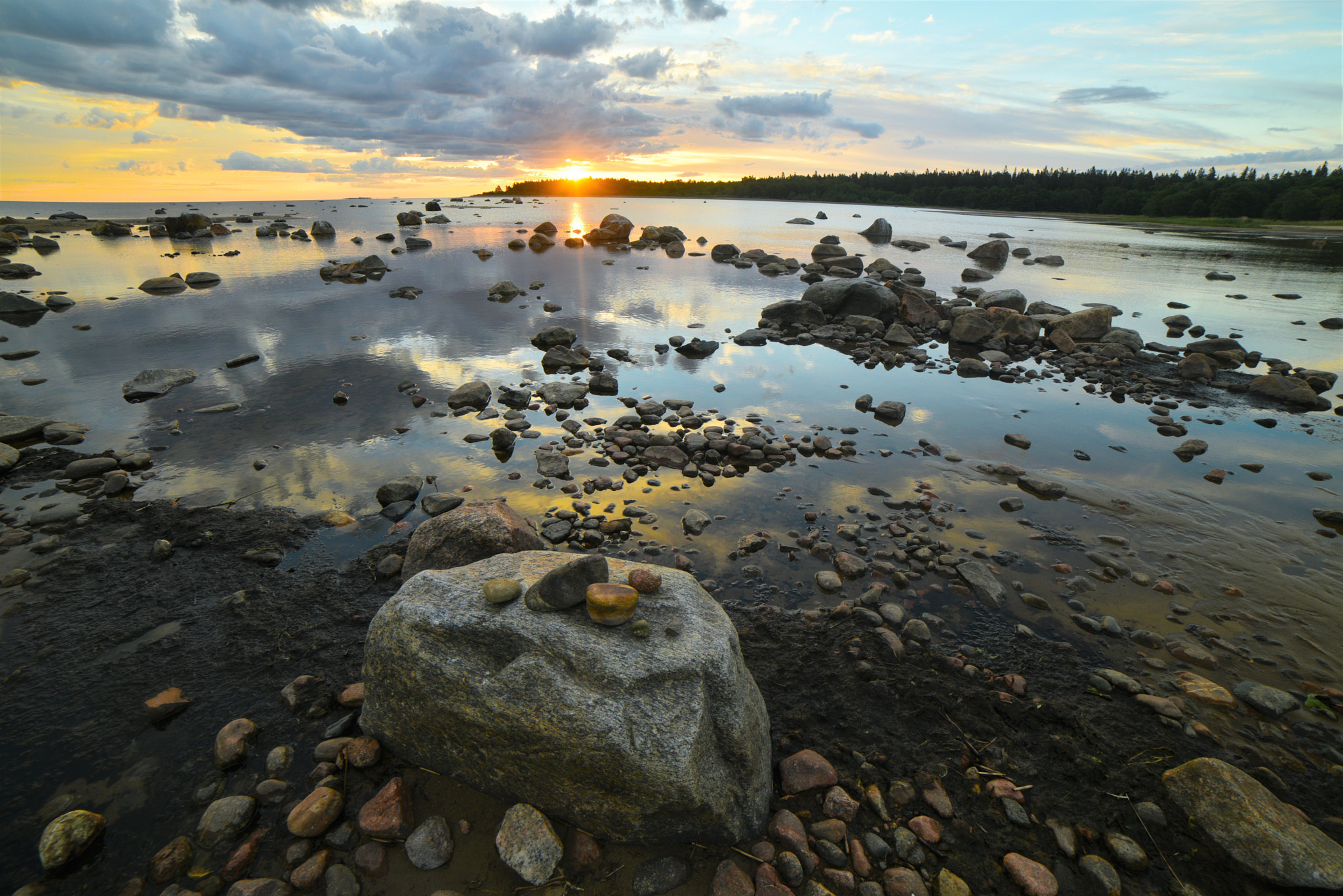 Samyang 14mm F2.8 ED AS IF UMC sample photo. Stones photography