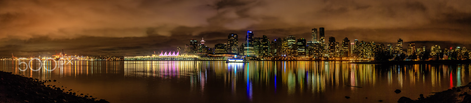 Canon EOS 5DS R + Canon EF 24mm F1.4L II USM sample photo. Vancouver nighttime cityscape from stanley park photography
