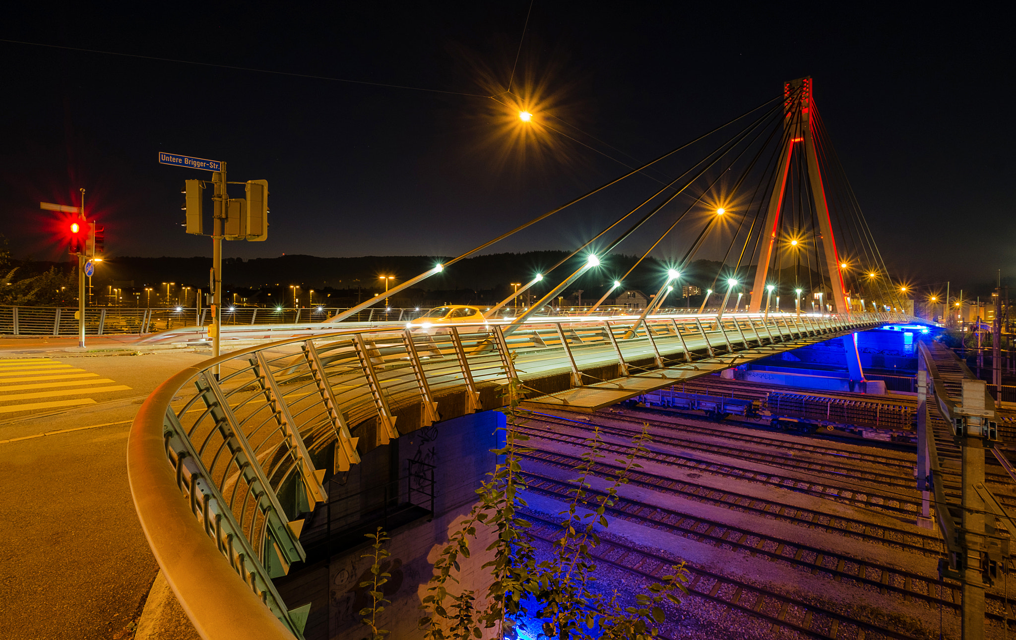 Fujifilm XF 10-24mm F4 R OIS sample photo. Bridge - red & blue photography