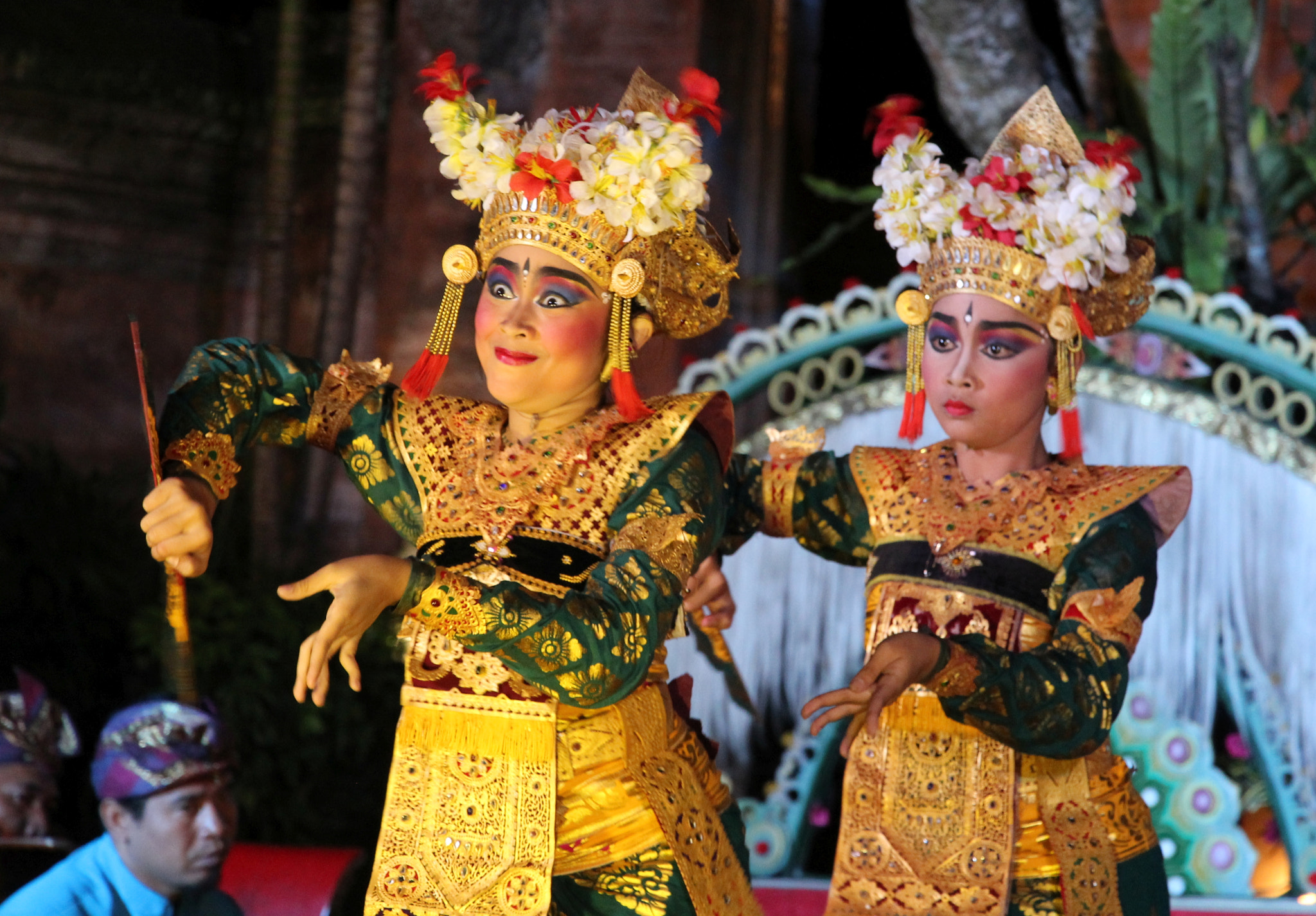 Canon EOS 1200D (EOS Rebel T5 / EOS Kiss X70 / EOS Hi) + Canon EF-S 18-135mm F3.5-5.6 IS STM sample photo. Barong dancers photography