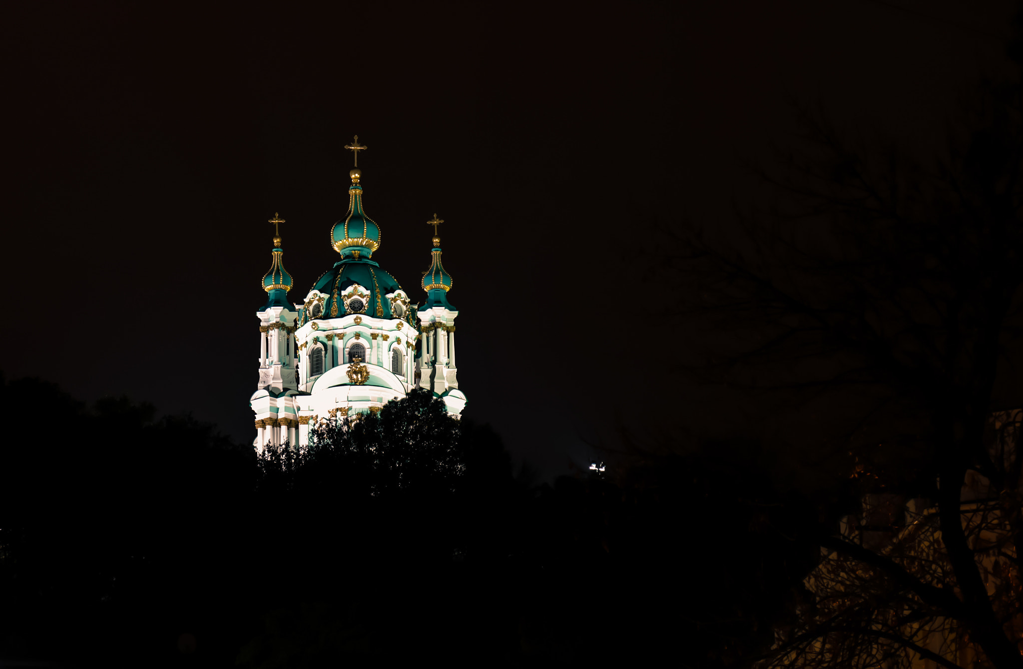 Canon EOS 760D (EOS Rebel T6s / EOS 8000D) + Sigma 12-24mm f/4.5-5.6 EX DG ASPHERICAL HSM + 1.4x sample photo. Night view on the church  photography