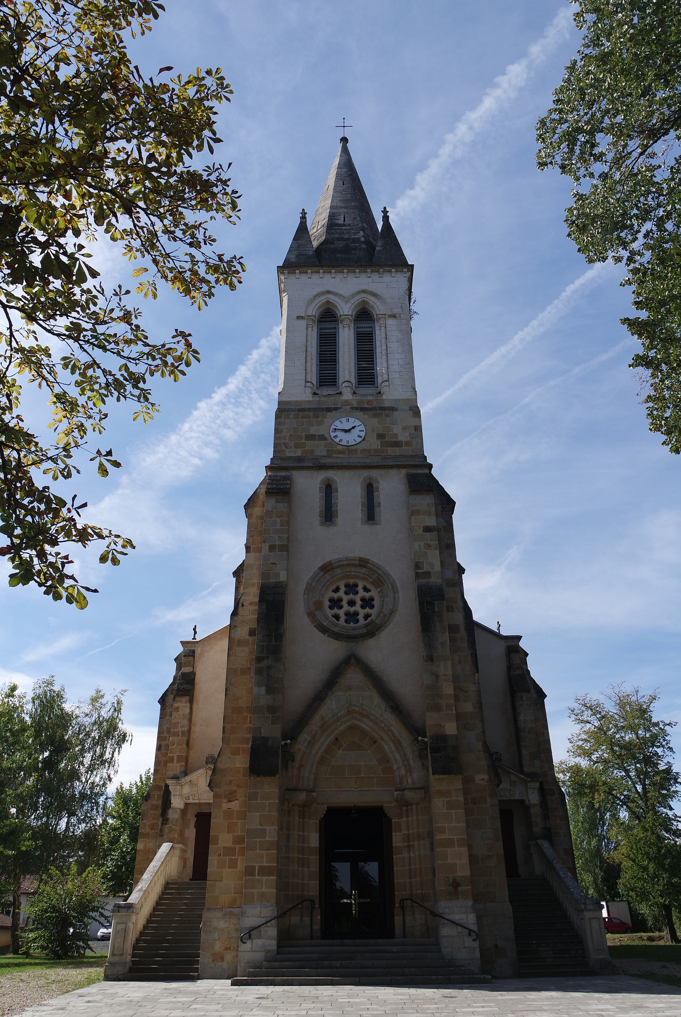 Samsung NX 16-50mm F3.5-5.6 Power Zoom ED OIS sample photo. Église d´ustaritz photography