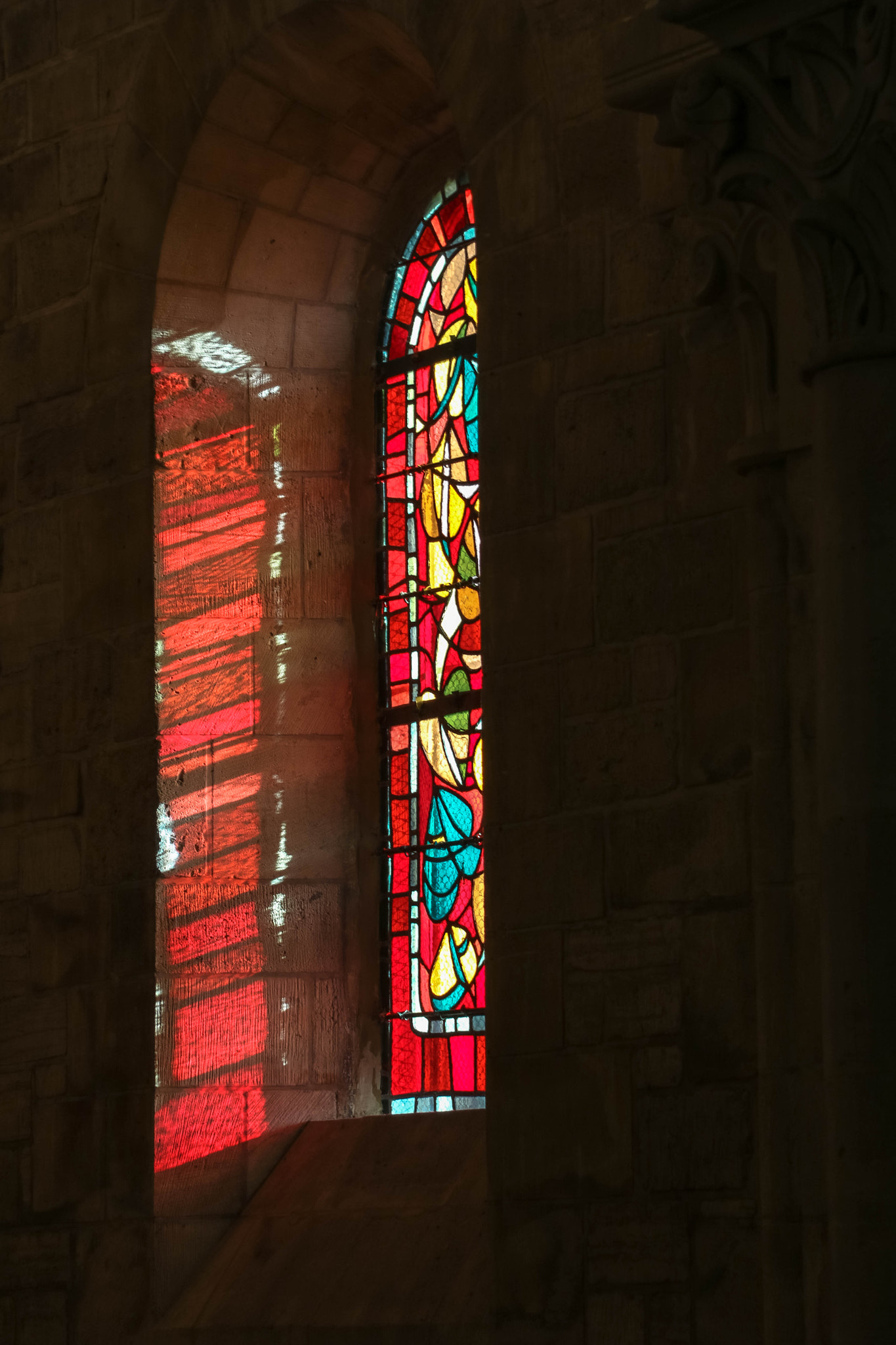 Canon EF-S 17-85mm F4-5.6 IS USM sample photo. Colored window photography