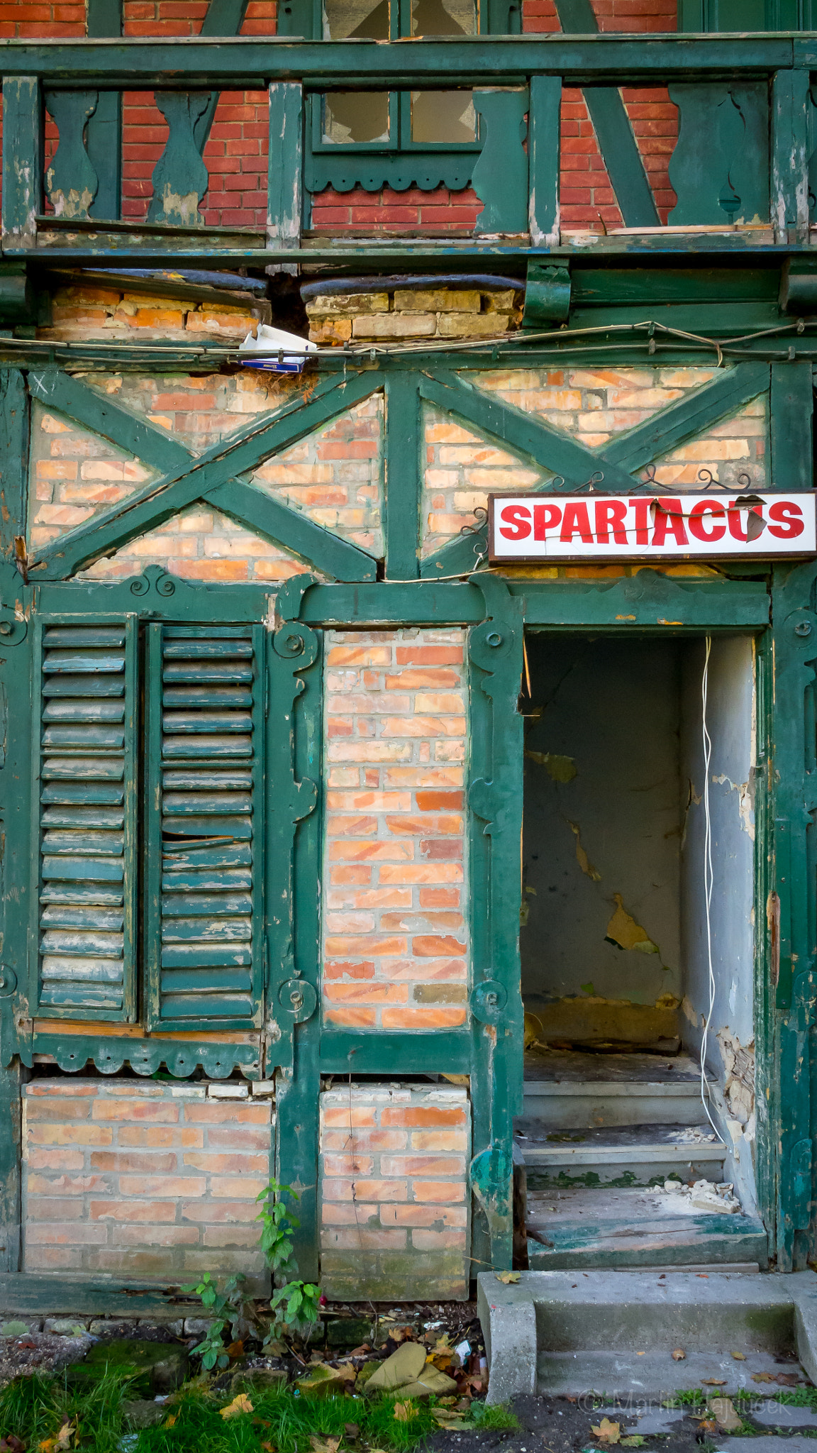 Panasonic Lumix G X Vario 12-35mm F2.8 ASPH Power OIS sample photo. Abandoned photography
