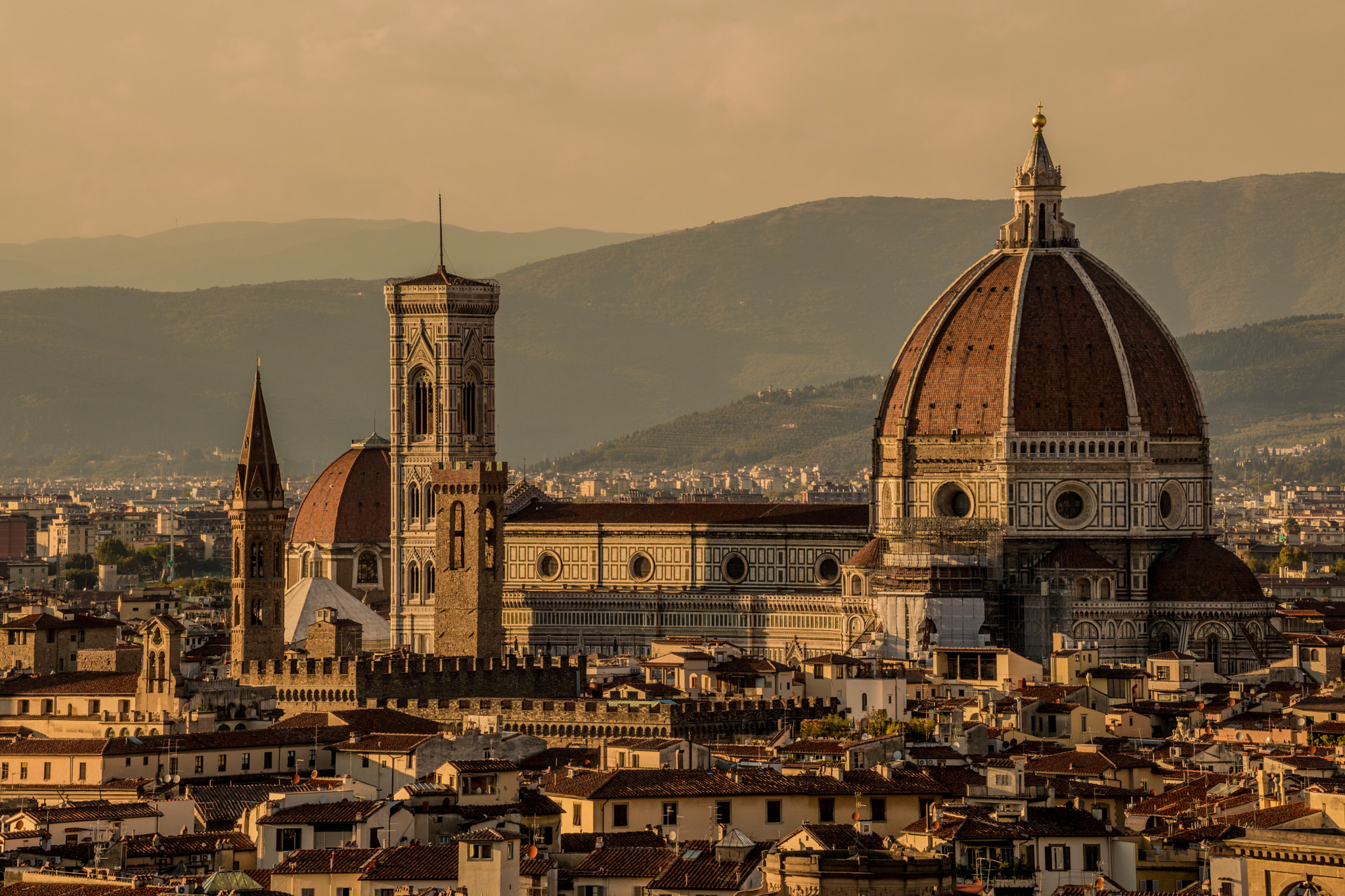 Canon EOS 750D (EOS Rebel T6i / EOS Kiss X8i) + Canon EF 70-200mm F4L USM sample photo. Santa maria del fiore cathedral in florence photography